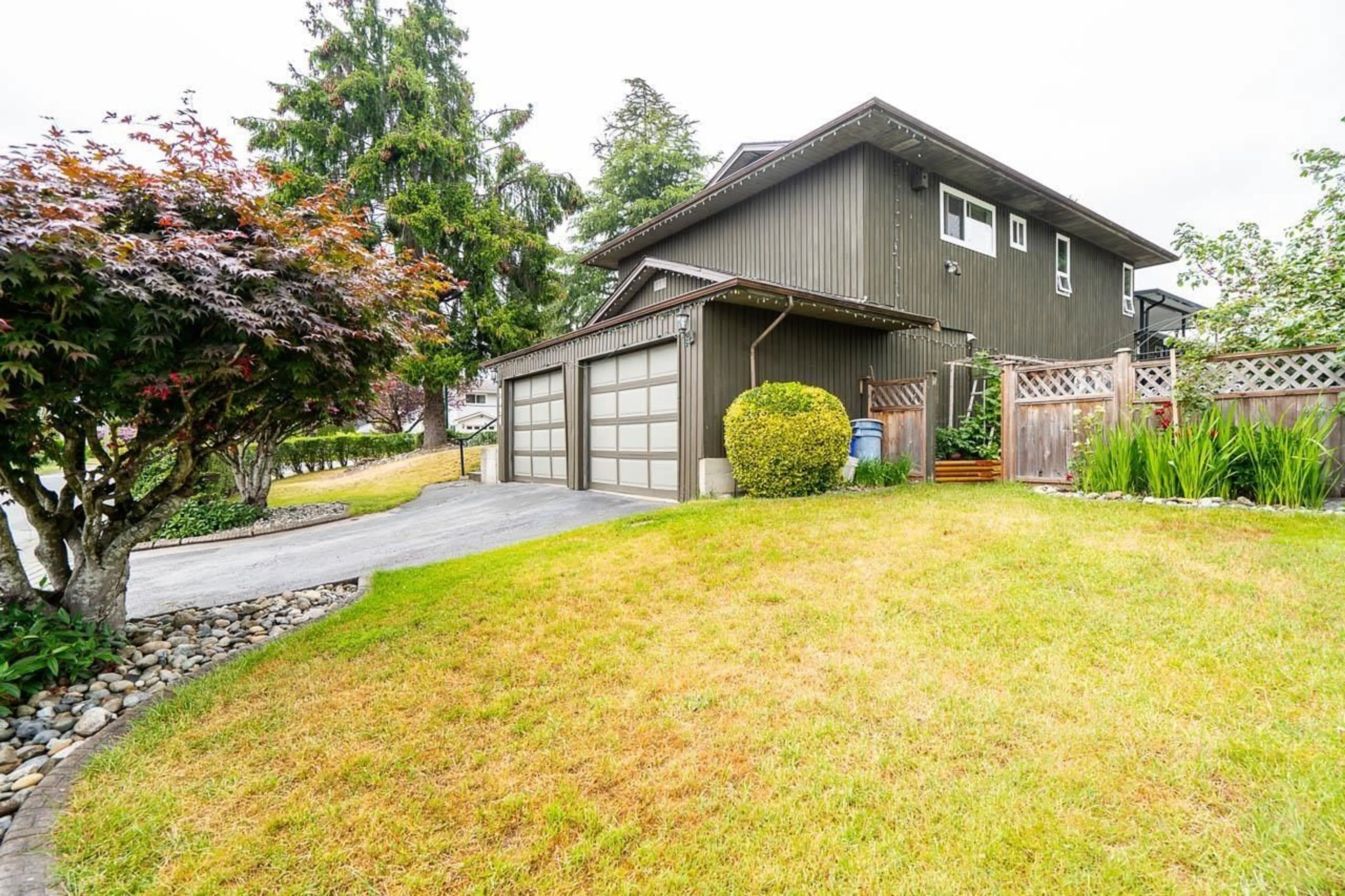 Home with vinyl exterior material, street for 9094 117, Delta British Columbia V4C7L7