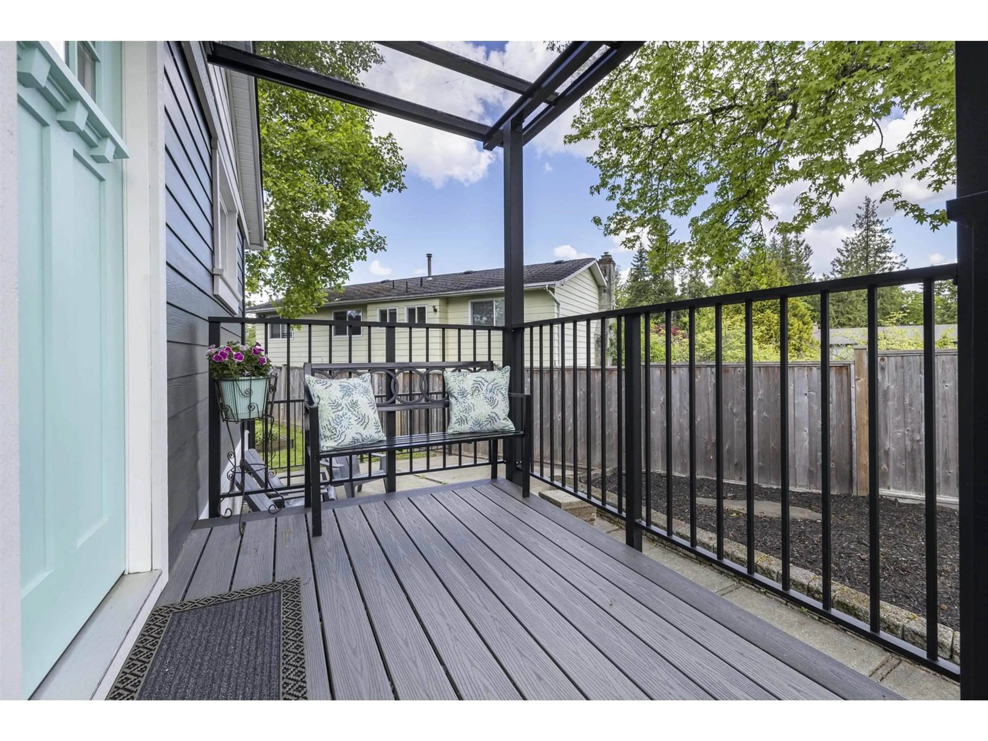 Patio, street for 4745 207A, Langley British Columbia V3A6W5