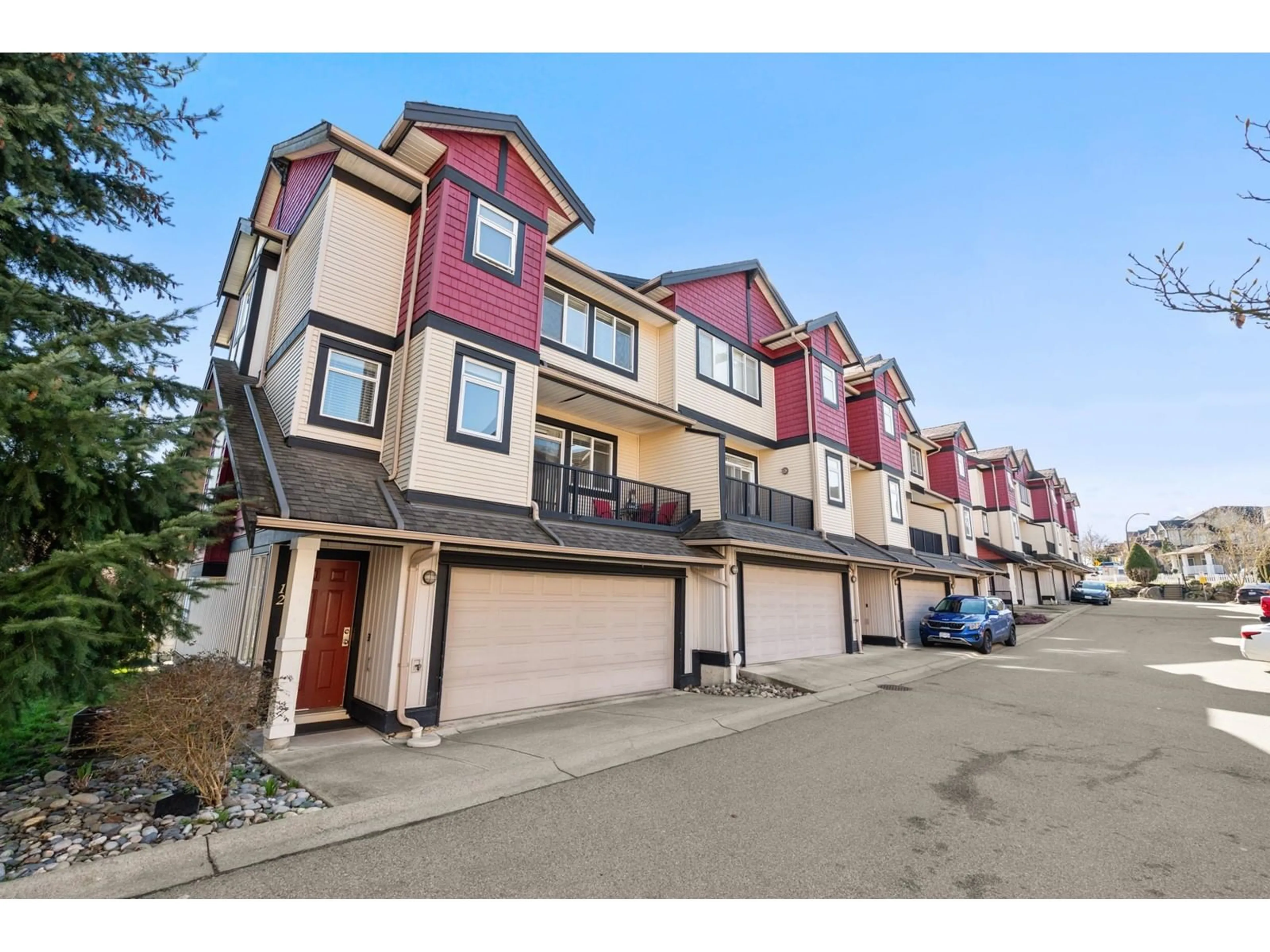 A pic from outside/outdoor area/front of a property/back of a property/a pic from drone, street for 12 - 7168 179, Surrey British Columbia V3S8C5