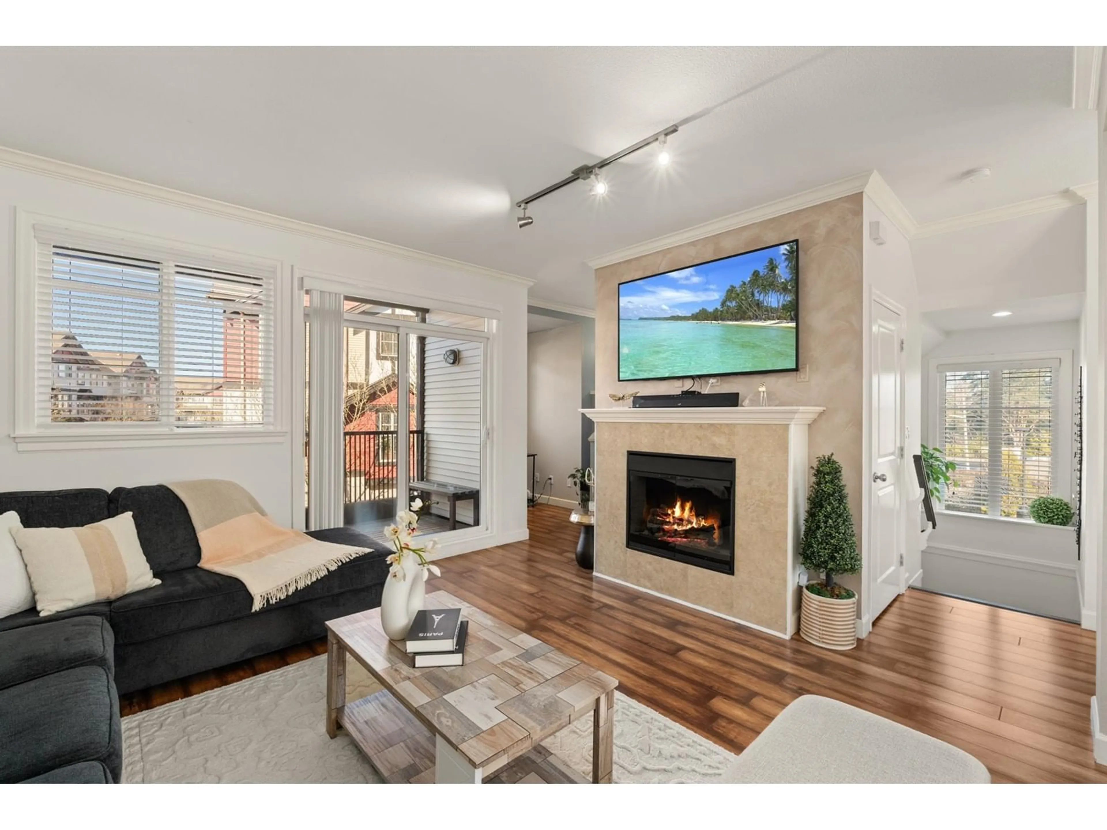 Living room with furniture, unknown for 12 - 7168 179, Surrey British Columbia V3S8C5