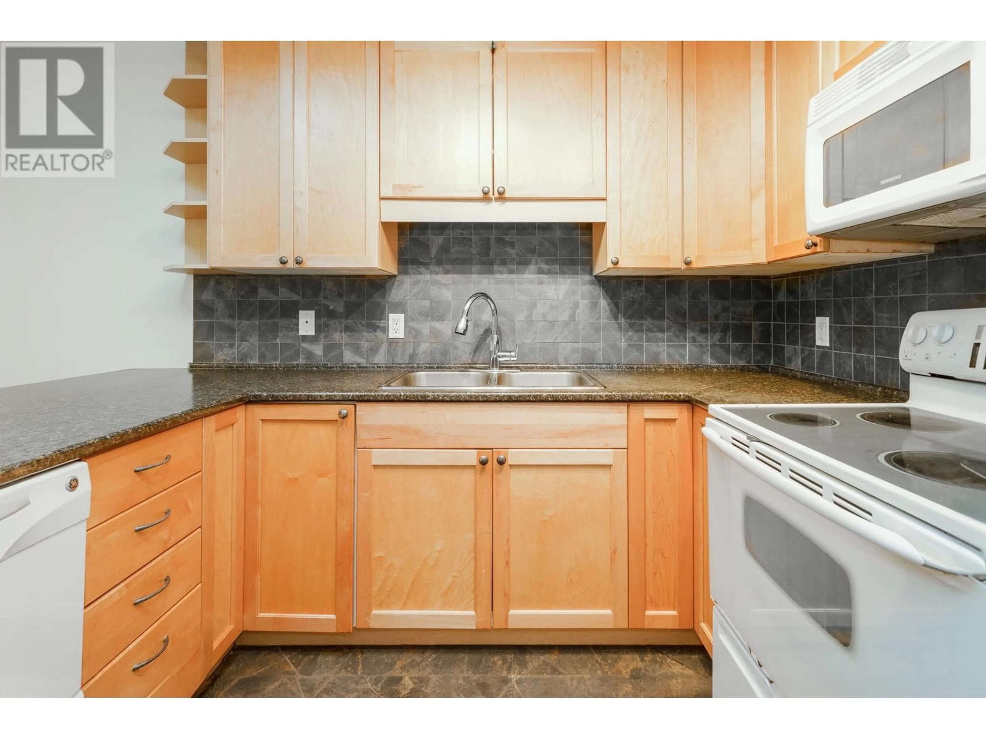 Standard kitchen, unknown for 723 APPLEYARD COURT, Port Moody British Columbia V3H3X1