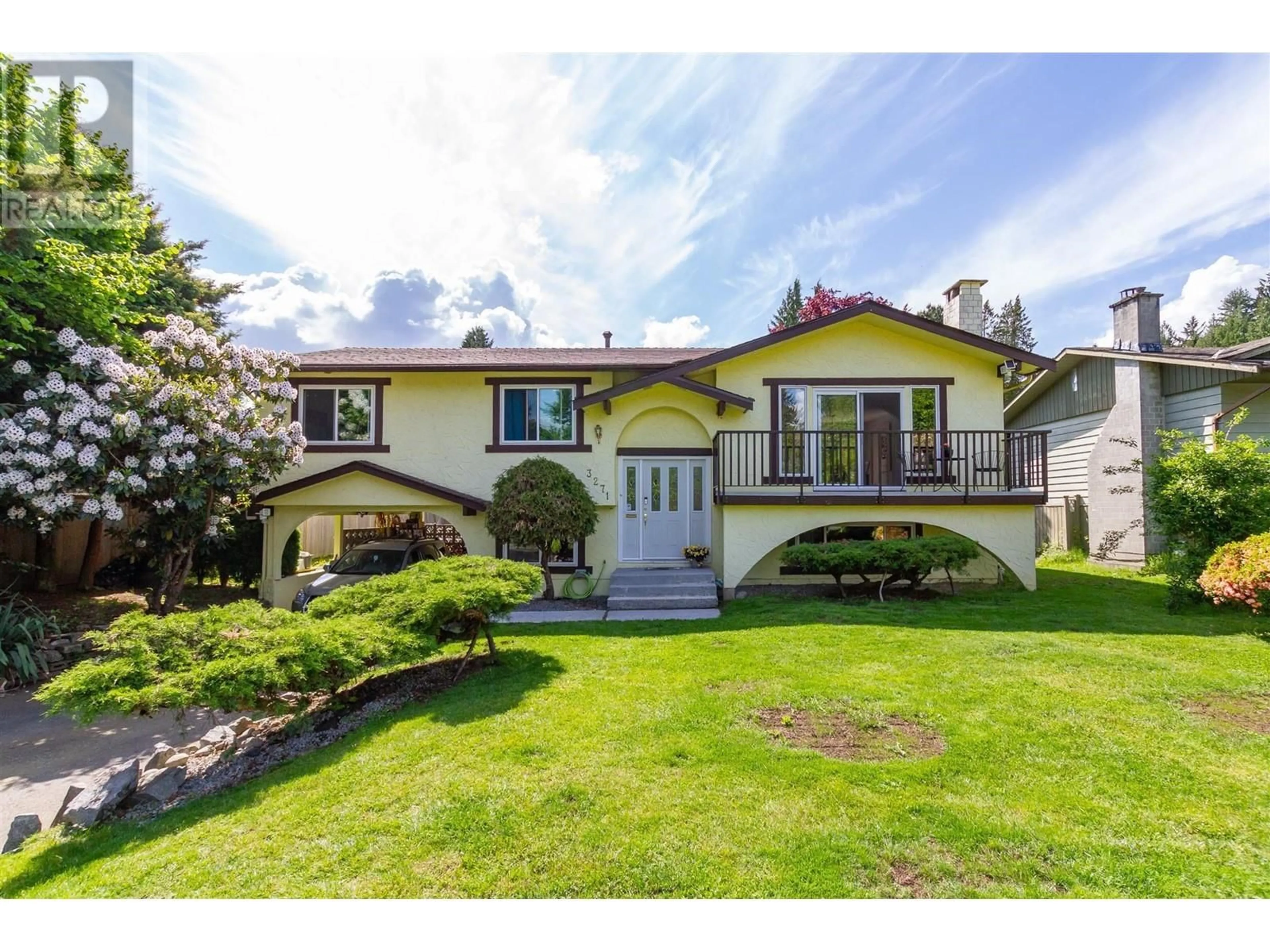 A pic from outside/outdoor area/front of a property/back of a property/a pic from drone, street for 3271 NORFOLK STREET, Port Coquitlam British Columbia V3B3J2