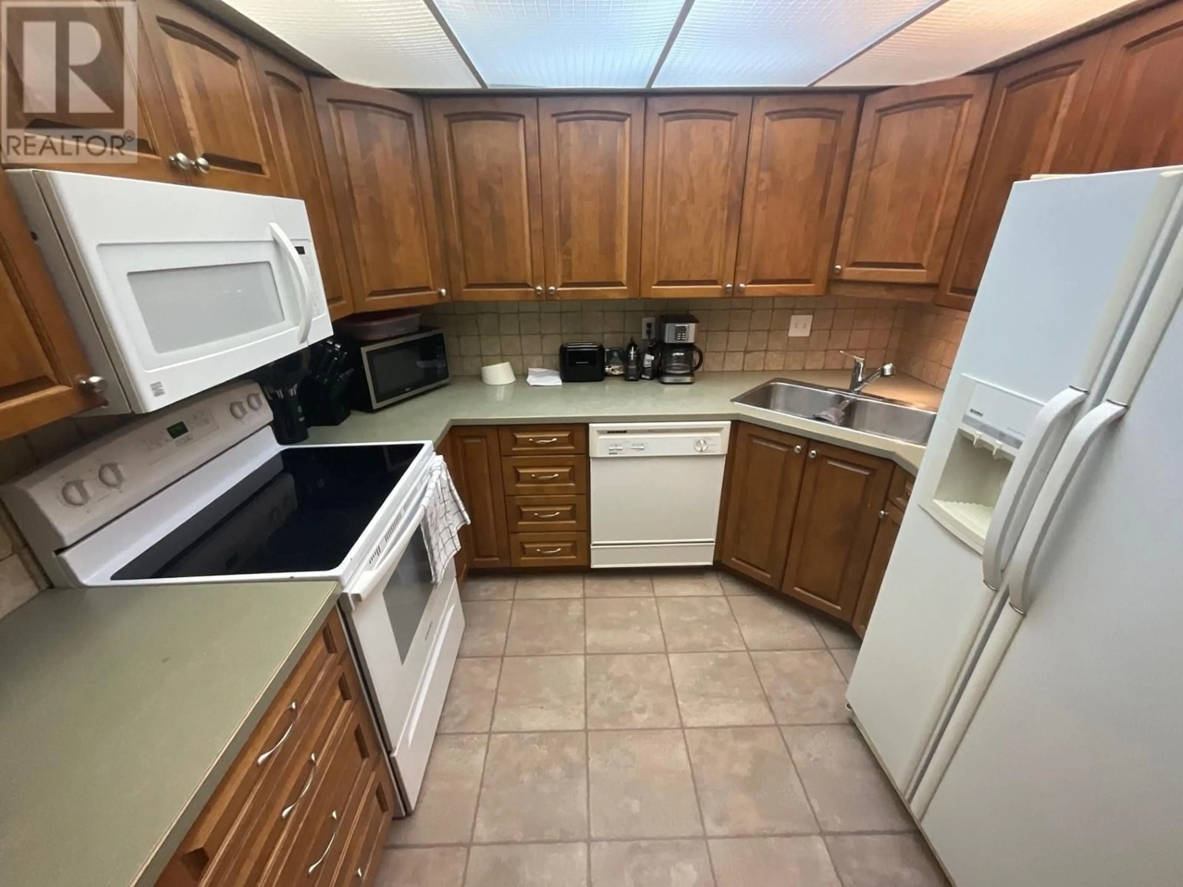 Standard kitchen, unknown for 10412 112 AVENUE, Fort St. John British Columbia V1J2W7