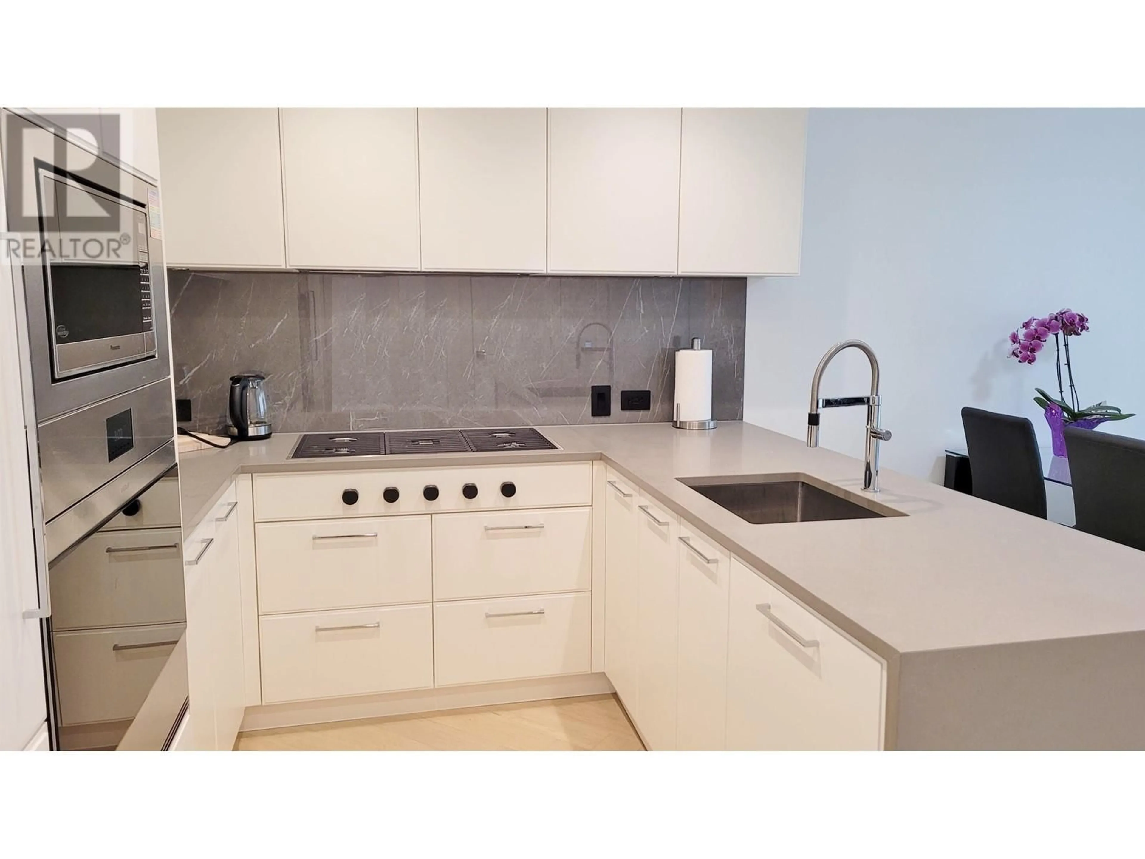 Standard kitchen, ceramic/tile floor for 505 - 4675 CAMBIE STREET, Vancouver British Columbia V5Z0J7