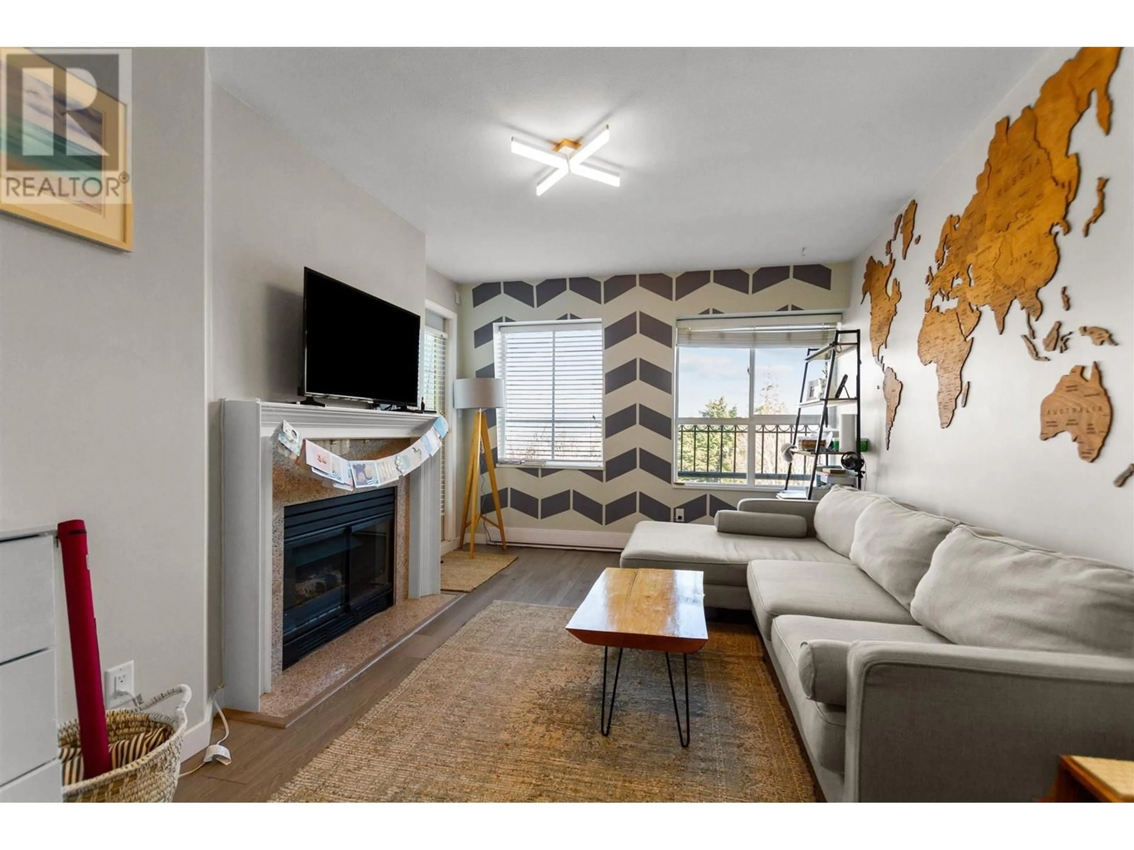 Living room with furniture, unknown for W414 - 488 KINGSWAY, Vancouver British Columbia V5T3J9