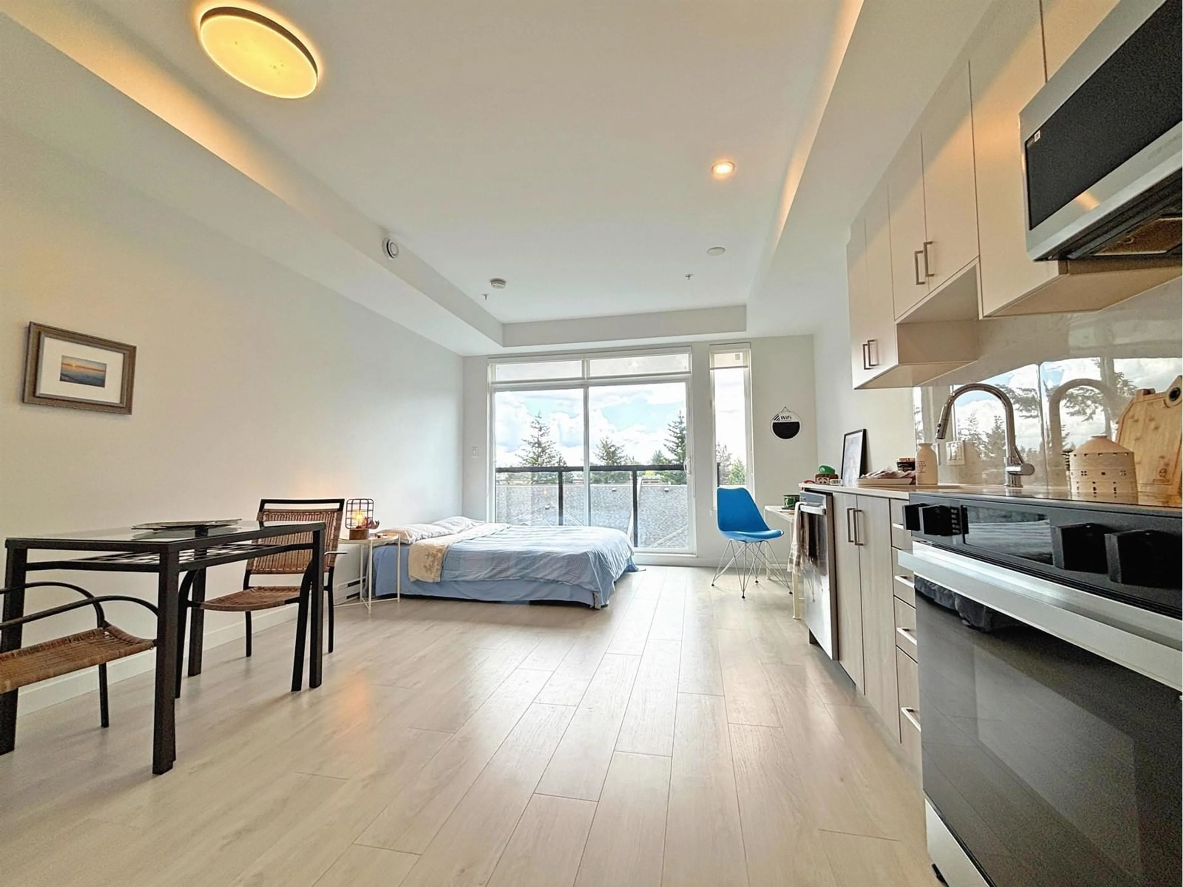 A pic of a room for 505 - 13858 108, Surrey British Columbia V3T0T9