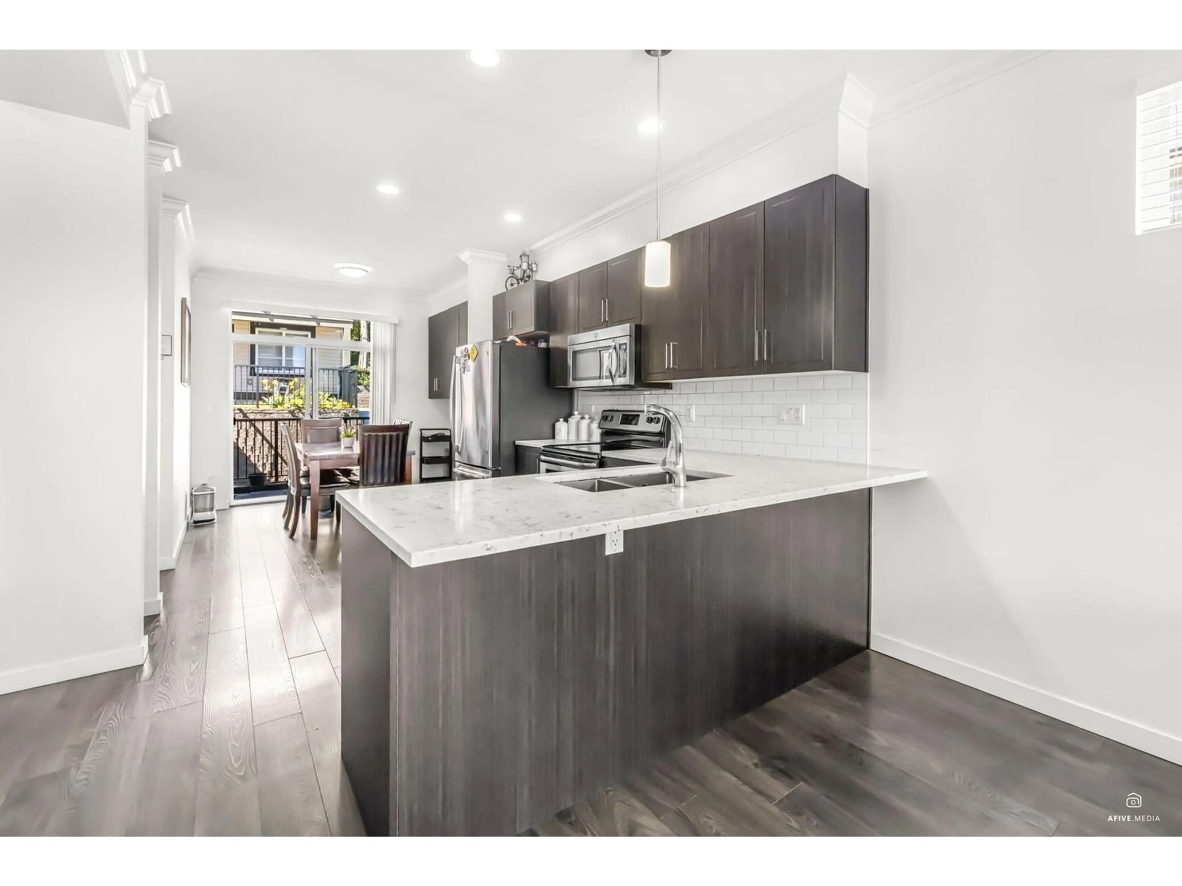 Open concept kitchen, unknown for 96 - 14555 68, Surrey British Columbia V3S2A8
