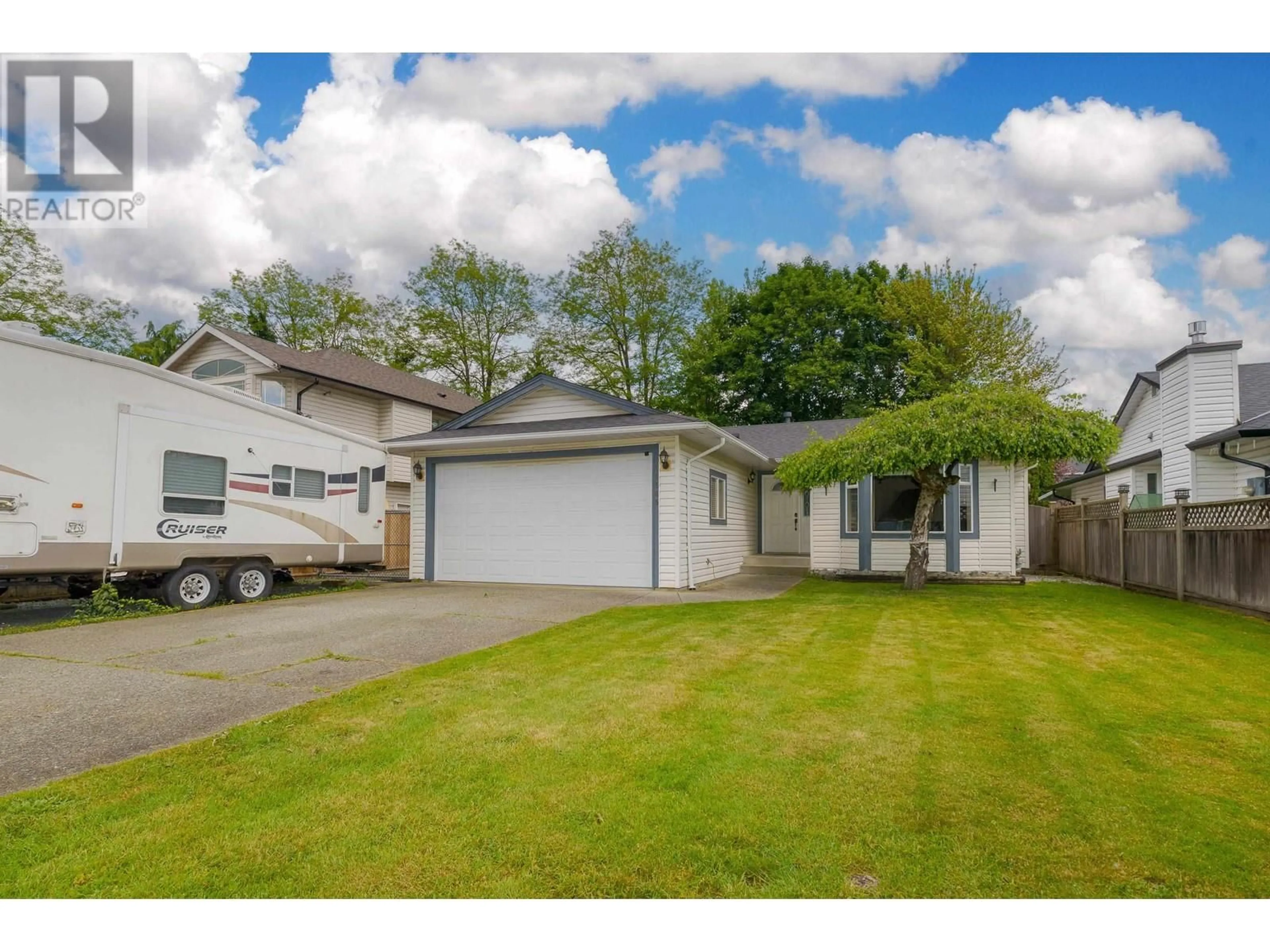 A pic from outside/outdoor area/front of a property/back of a property/a pic from drone, street for 20505 115 AVENUE, Maple Ridge British Columbia V2X9Z1