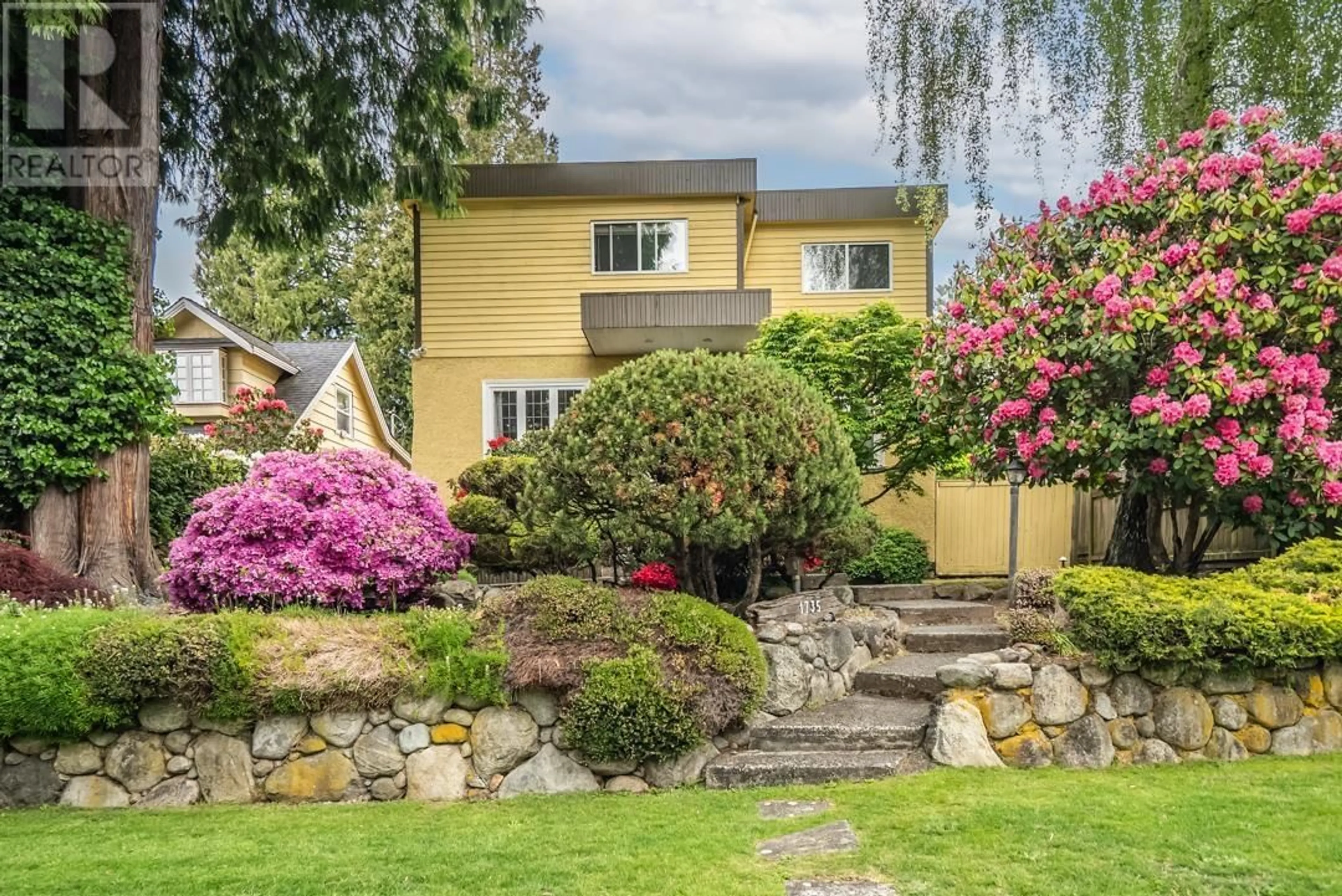 Patio, street for 1735 62ND AVENUE, Vancouver British Columbia V6P2G1