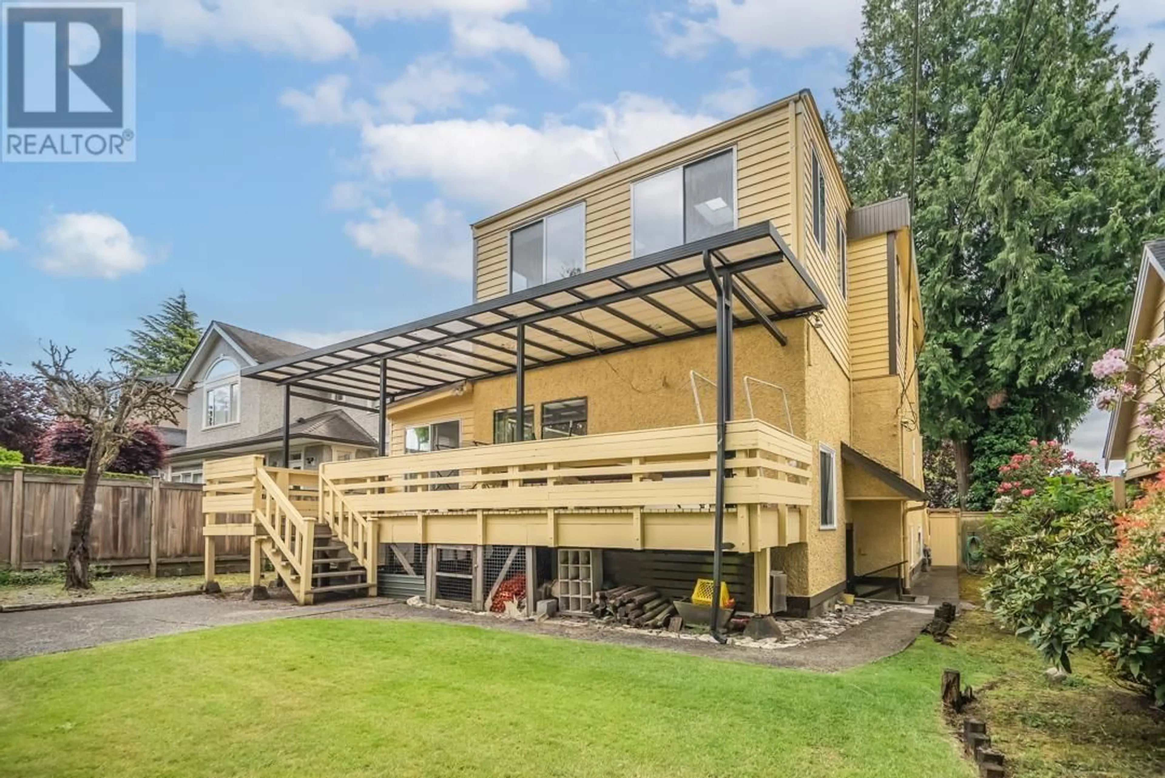 Patio, building for 1735 62ND AVENUE, Vancouver British Columbia V6P2G1