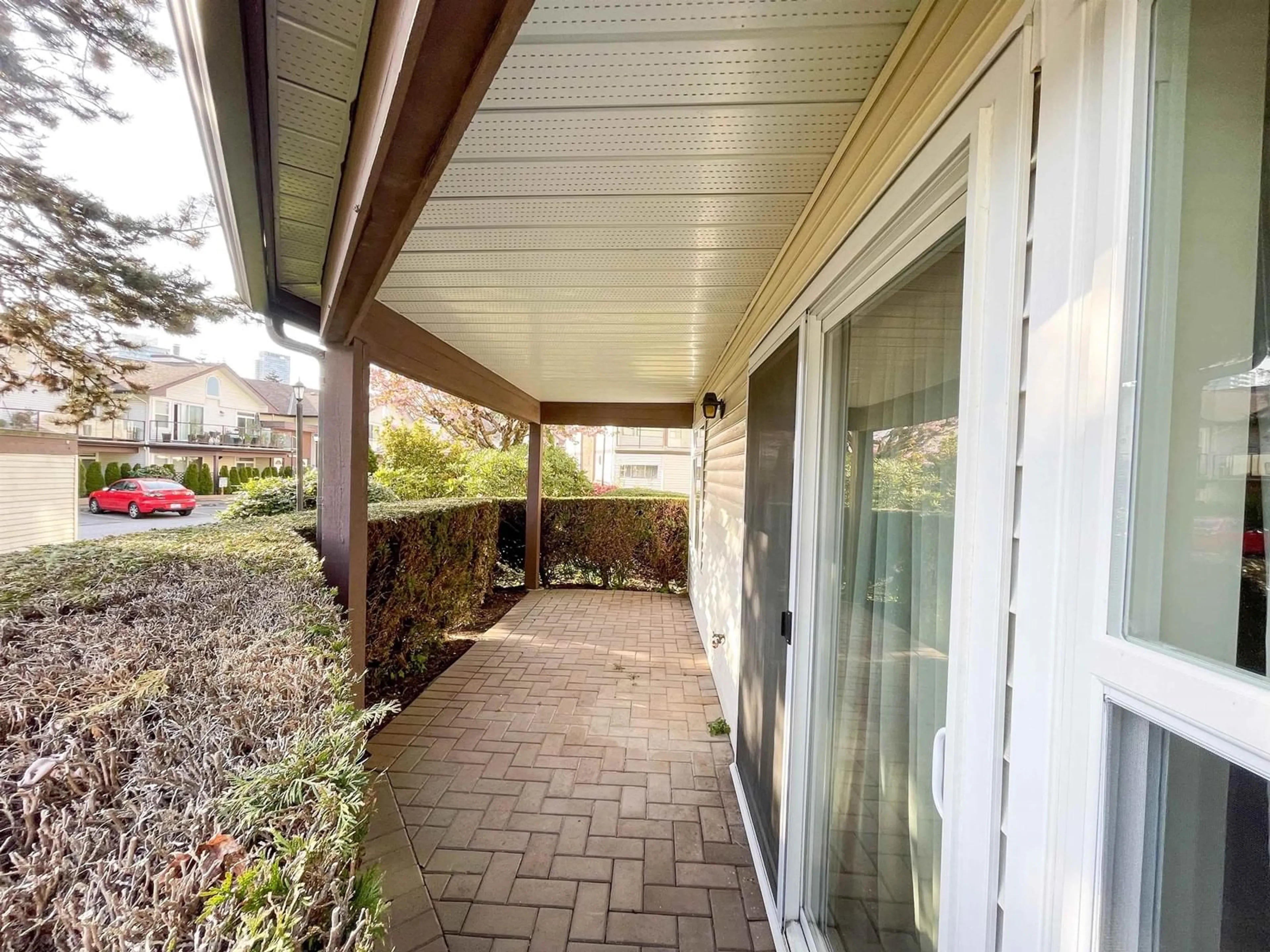 Patio, street for 101 - 13894 102, Surrey British Columbia V3T1P1