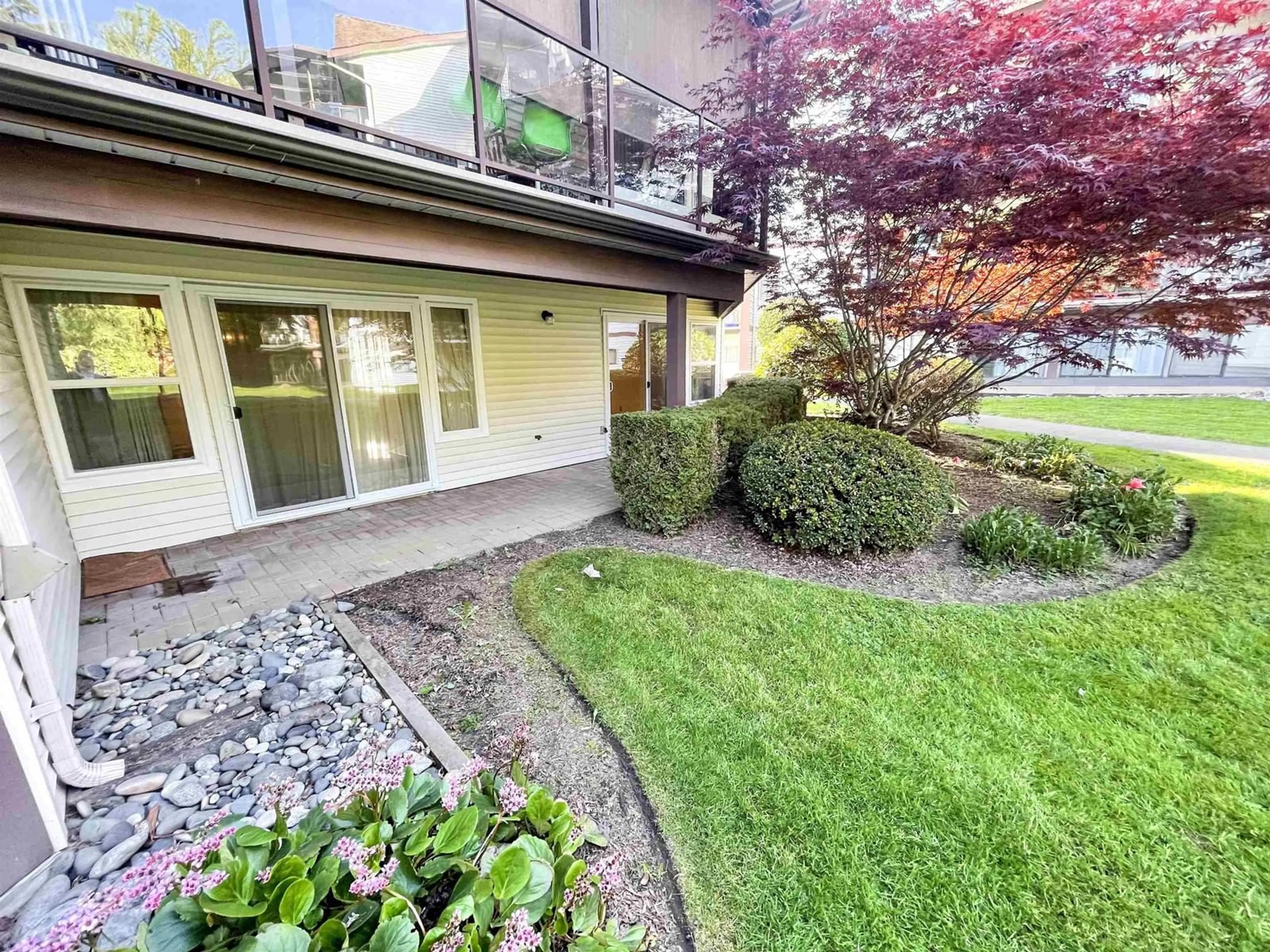 Patio, water/lake/river/ocean view for 101 - 13894 102, Surrey British Columbia V3T1P1