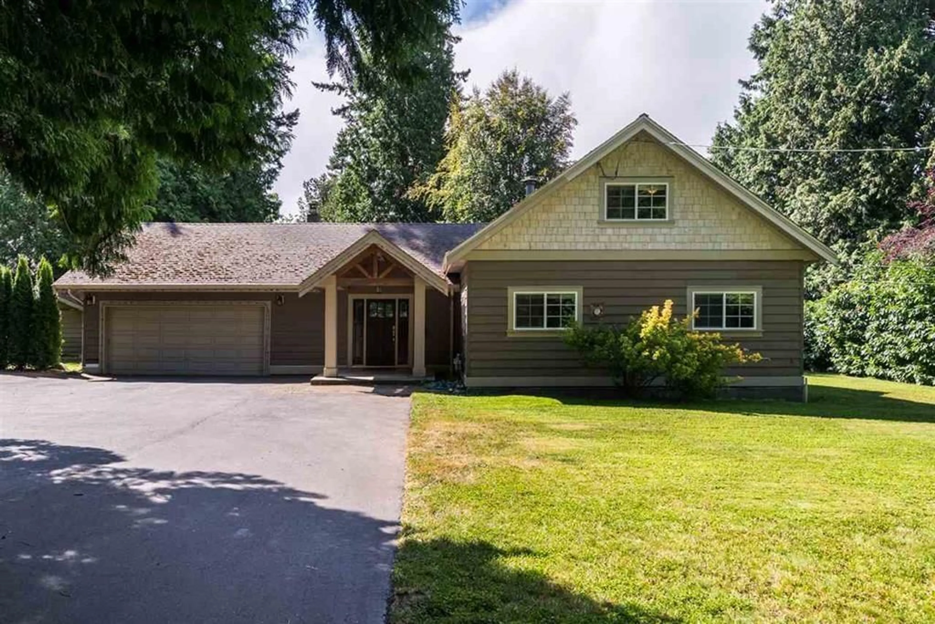 Home with vinyl exterior material, unknown for 12686 20, Surrey British Columbia V4A1Y6