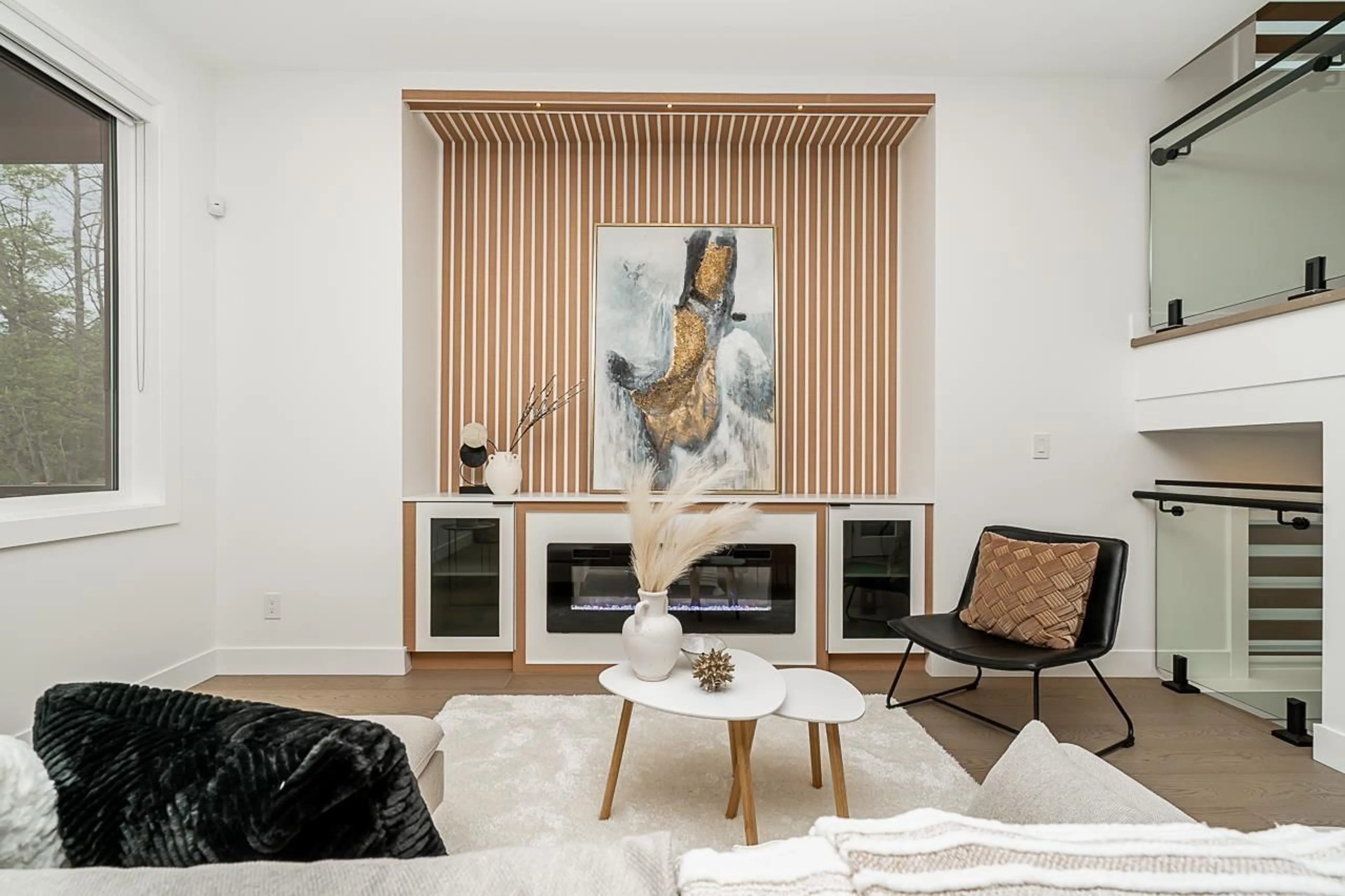 Living room with furniture, wood/laminate floor for 7511 205, Langley British Columbia V2Y3S8