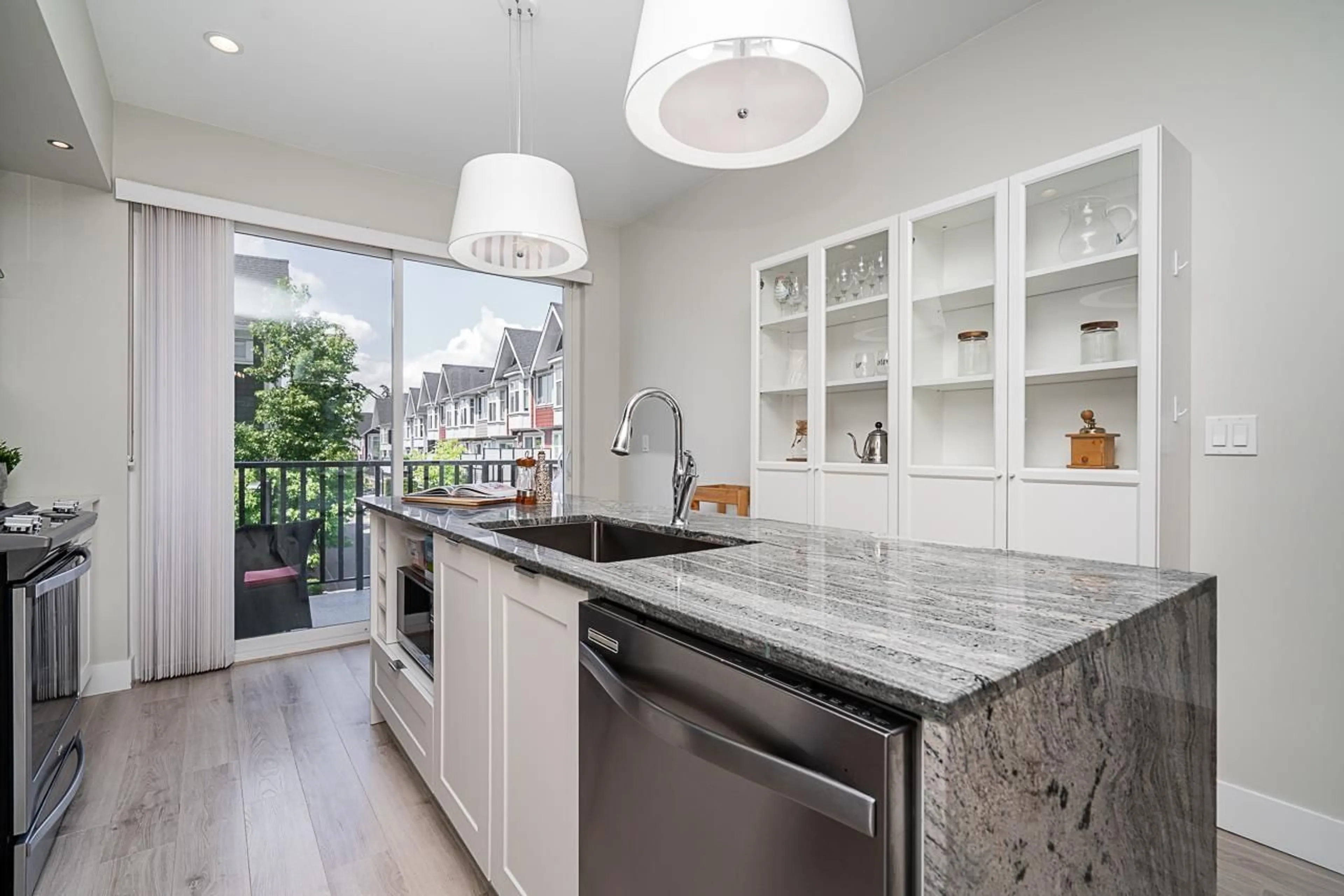 Open concept kitchen, unknown for 63 - 20852 77A, Langley British Columbia V2Y0R8