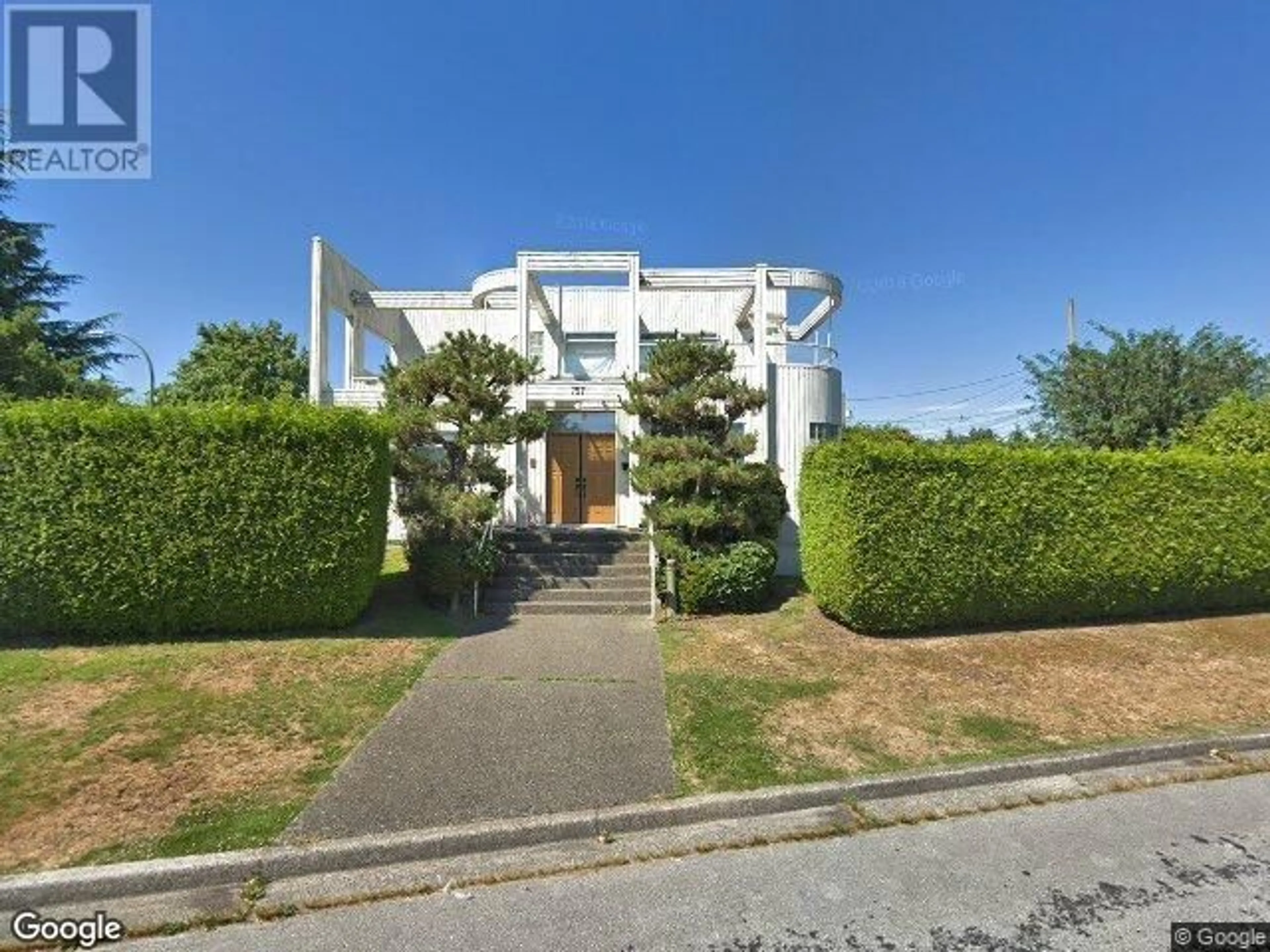 A pic from outside/outdoor area/front of a property/back of a property/a pic from drone, street for 757 52ND AVENUE, Vancouver British Columbia V6P1G5