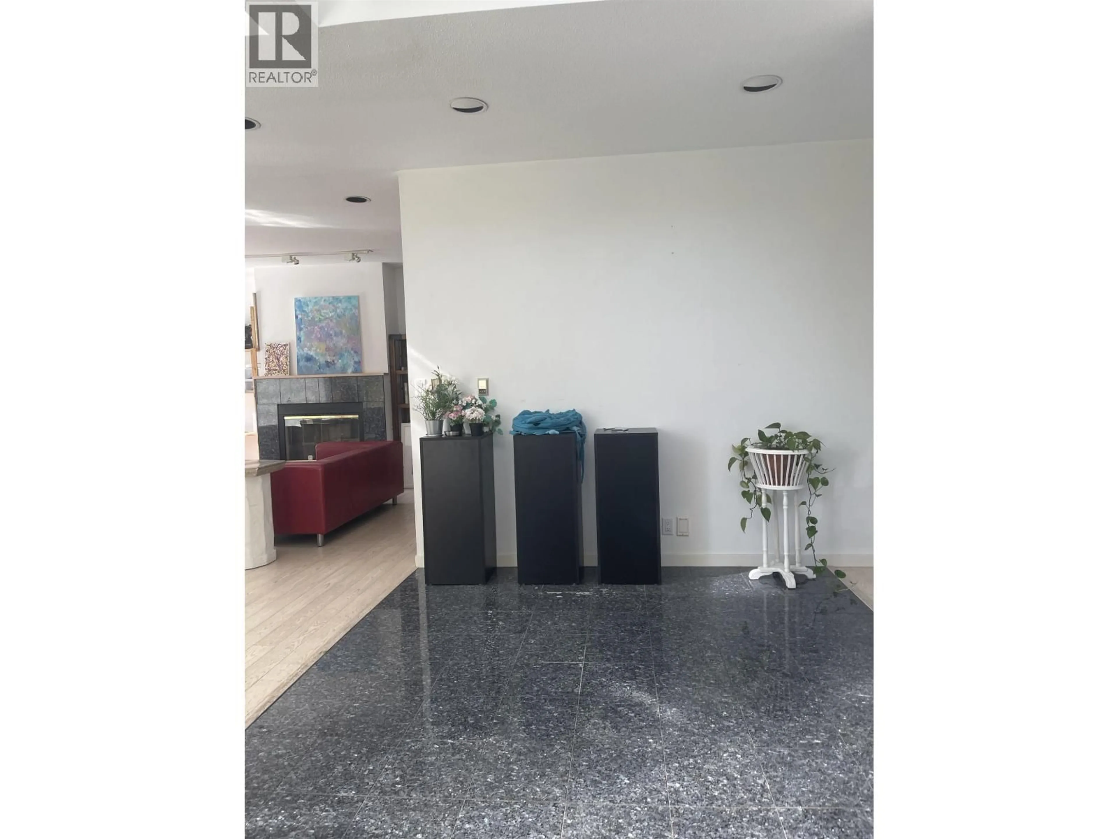 Indoor foyer for 757 52ND AVENUE, Vancouver British Columbia V6P1G5