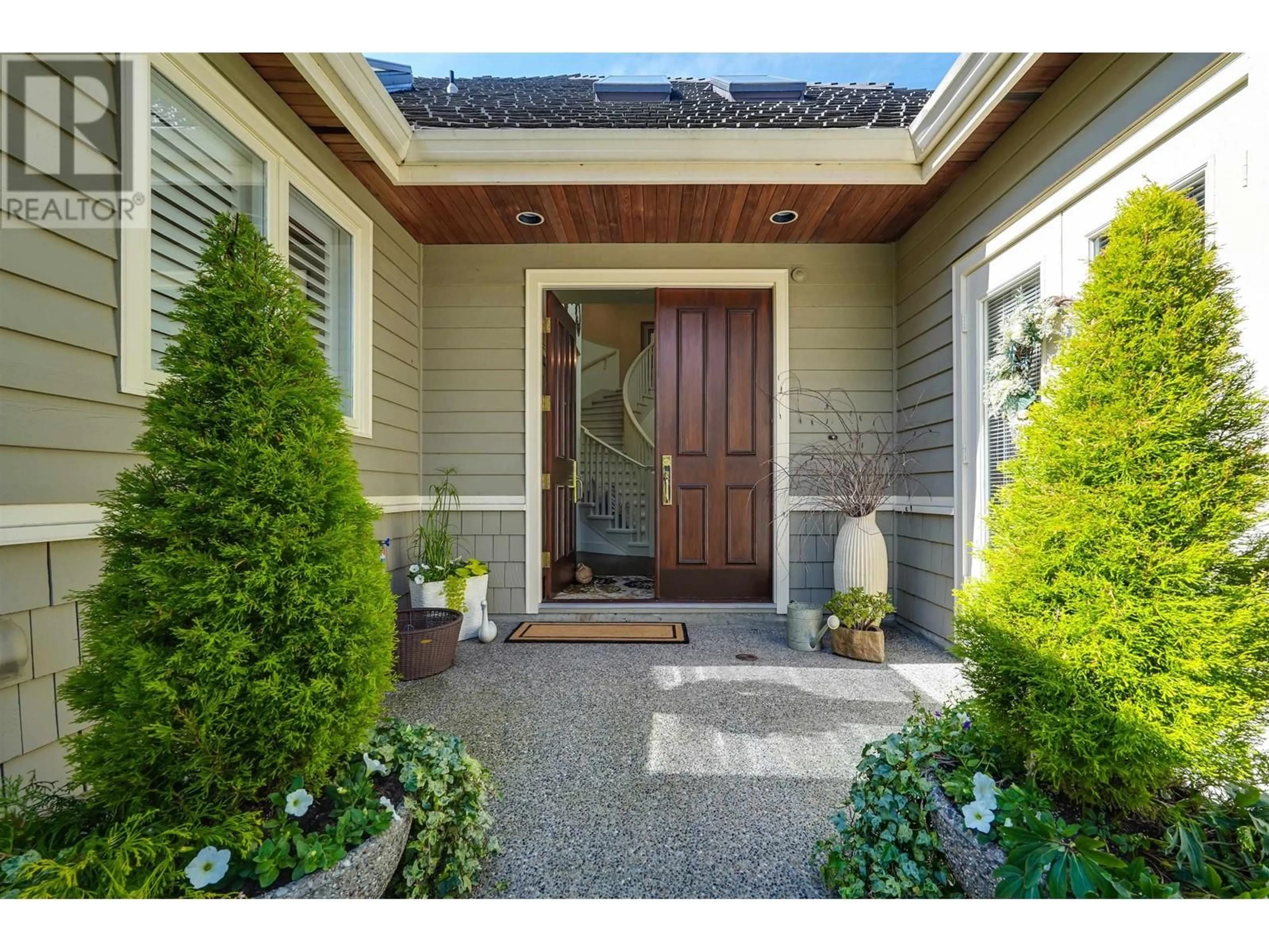 Indoor entryway for 332 - 6505 3 AVENUE, Delta British Columbia V4L2N1
