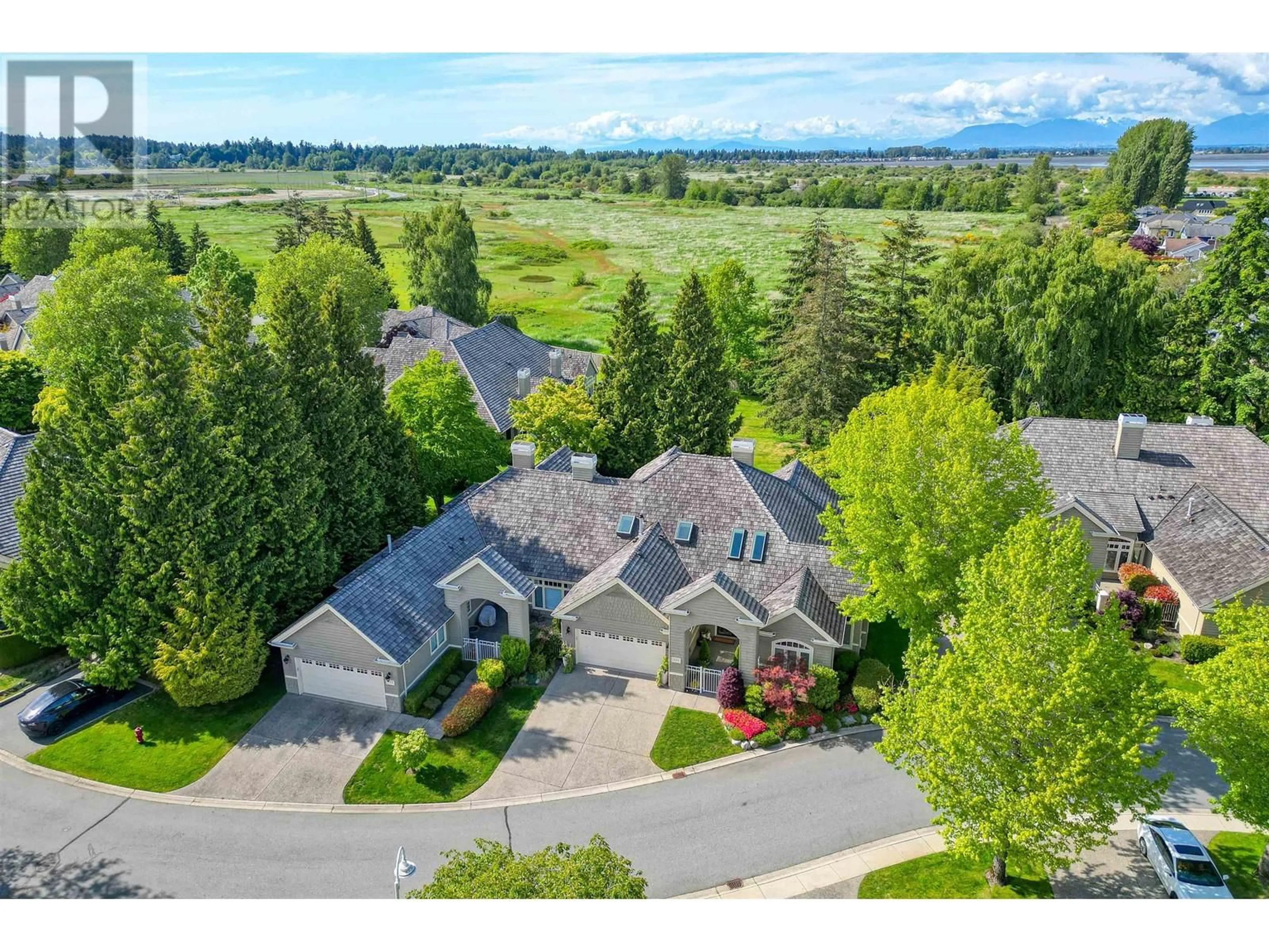 A pic from outside/outdoor area/front of a property/back of a property/a pic from drone, unknown for 332 - 6505 3 AVENUE, Delta British Columbia V4L2N1