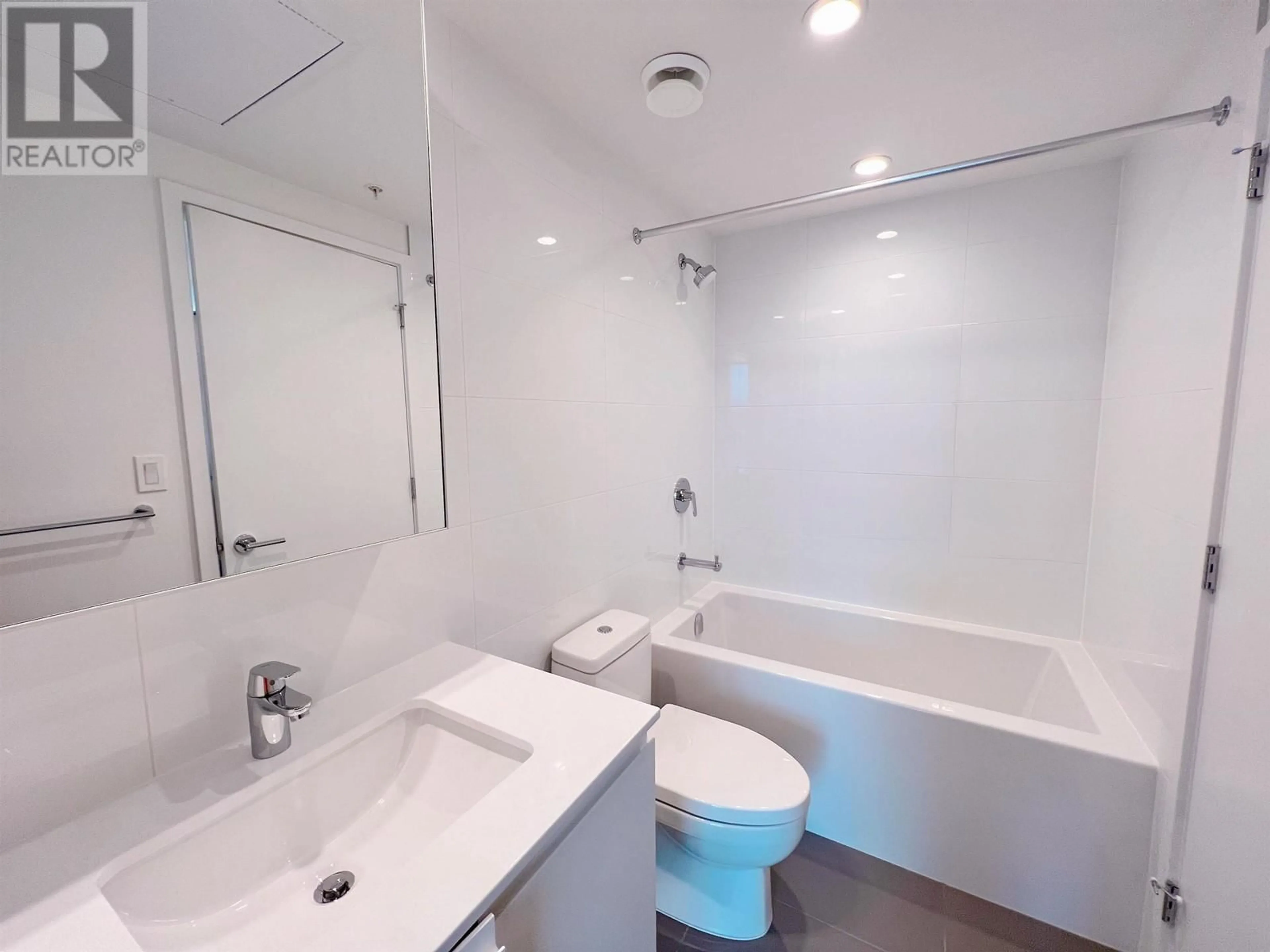 Standard bathroom, unknown for 3203 - 3833 EVERGREEN PLACE, Burnaby British Columbia V3J0M2