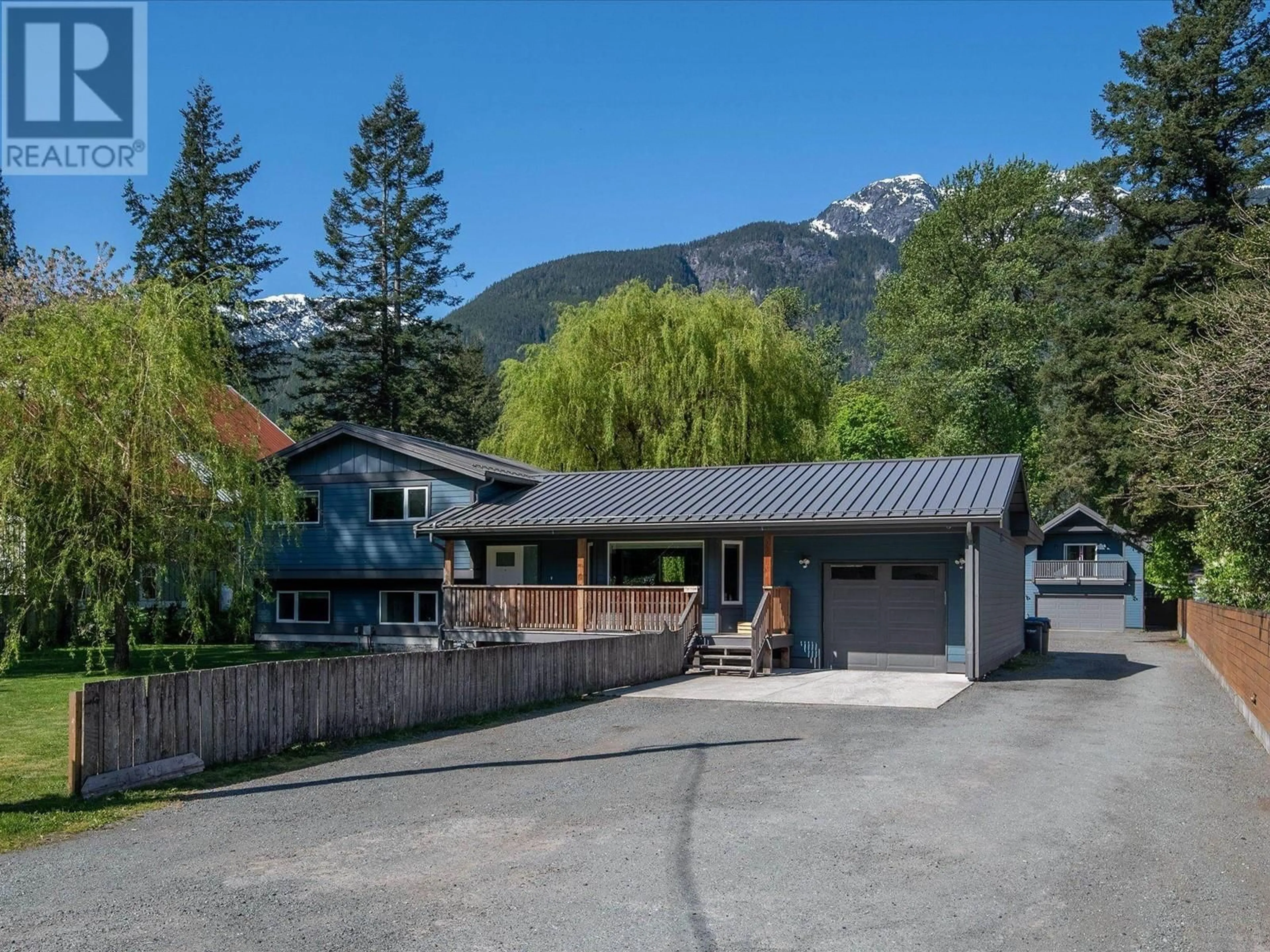 A pic from outside/outdoor area/front of a property/back of a property/a pic from drone, mountain view for 41549 COTTONWOOD ROAD, Squamish British Columbia V0N3G0