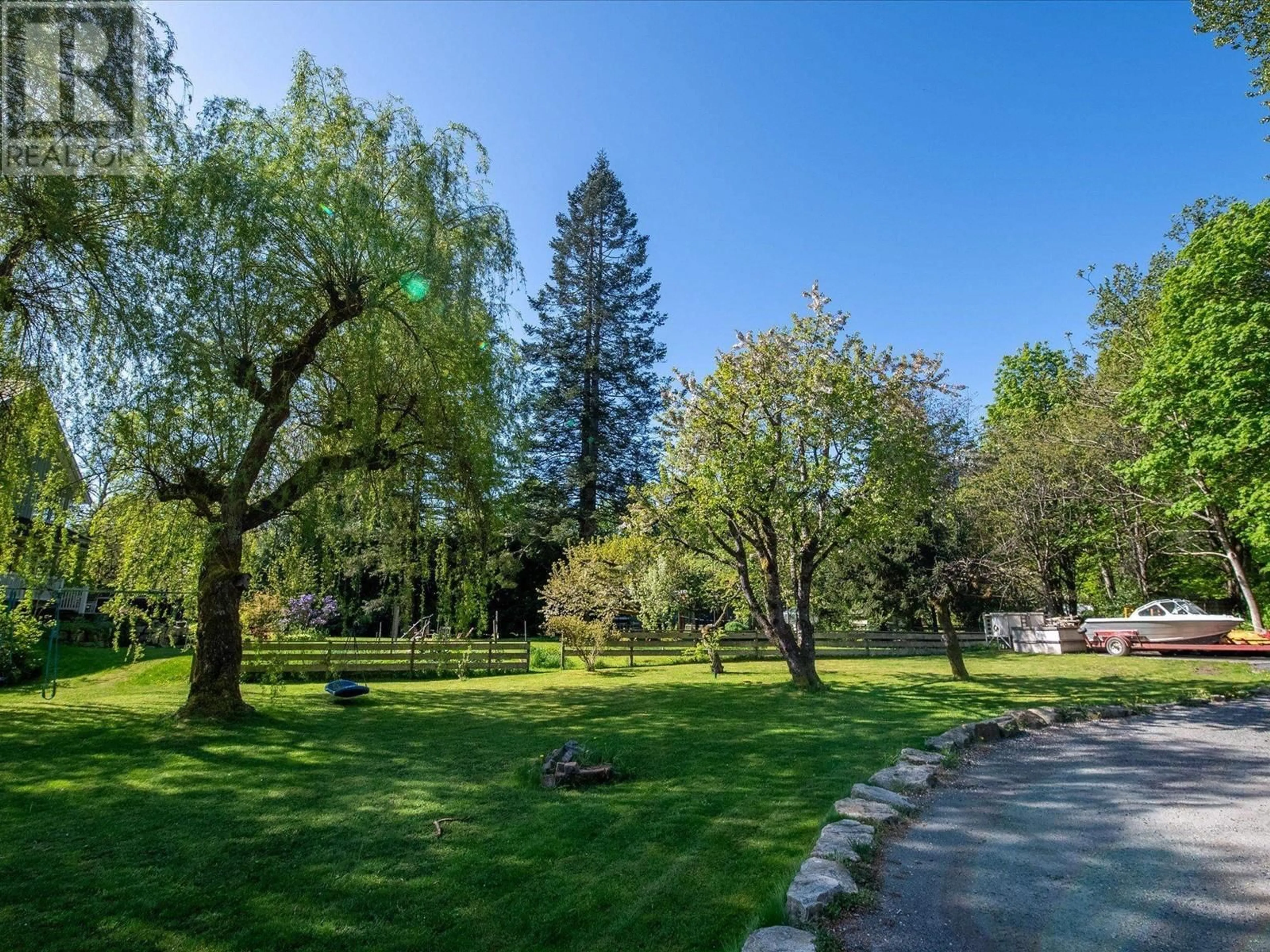 A pic from outside/outdoor area/front of a property/back of a property/a pic from drone, forest/trees view for 41549 COTTONWOOD ROAD, Squamish British Columbia V0N3G0