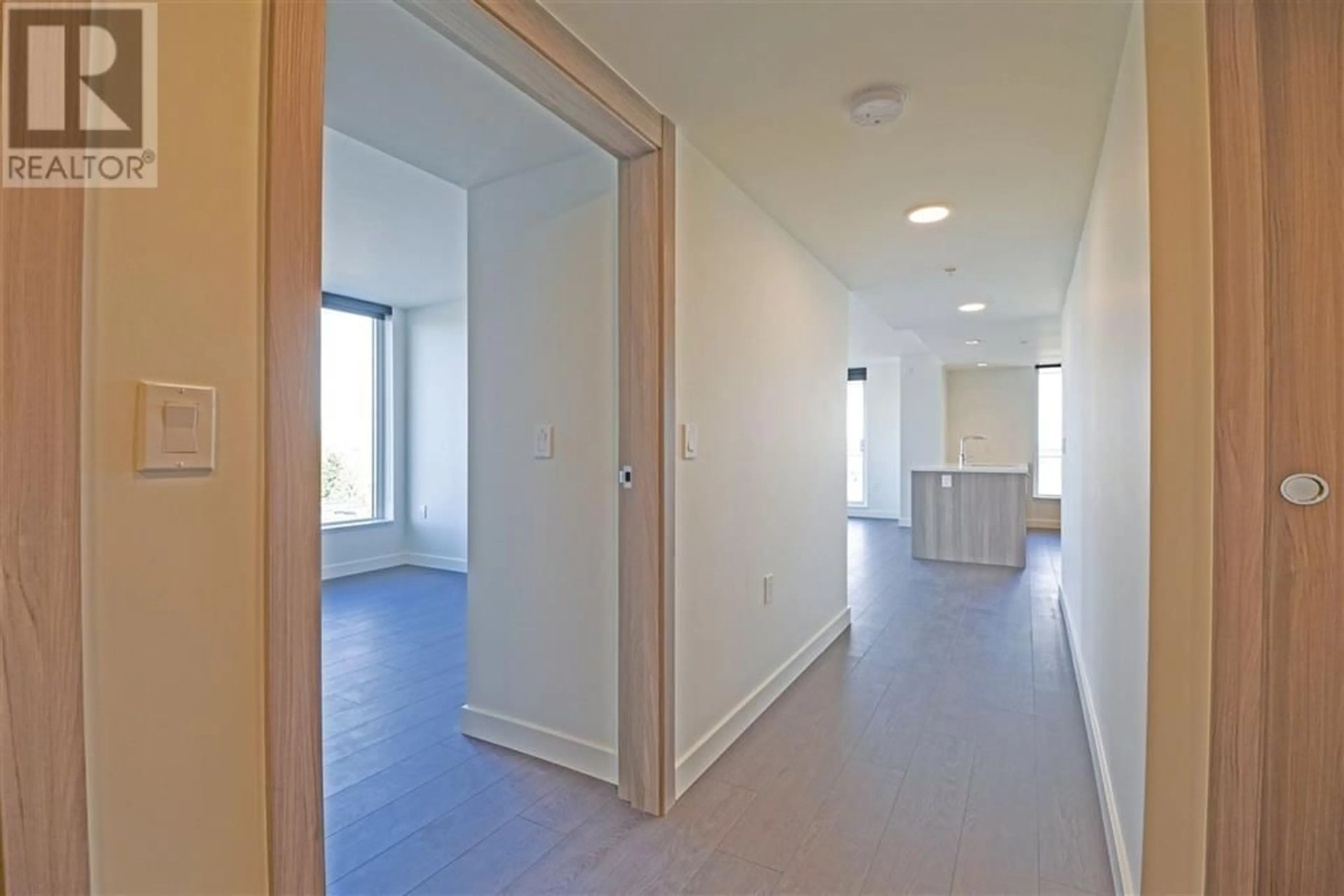 Indoor foyer for 1503 - 433 MARINE DRIVE, Vancouver British Columbia V5X0H5