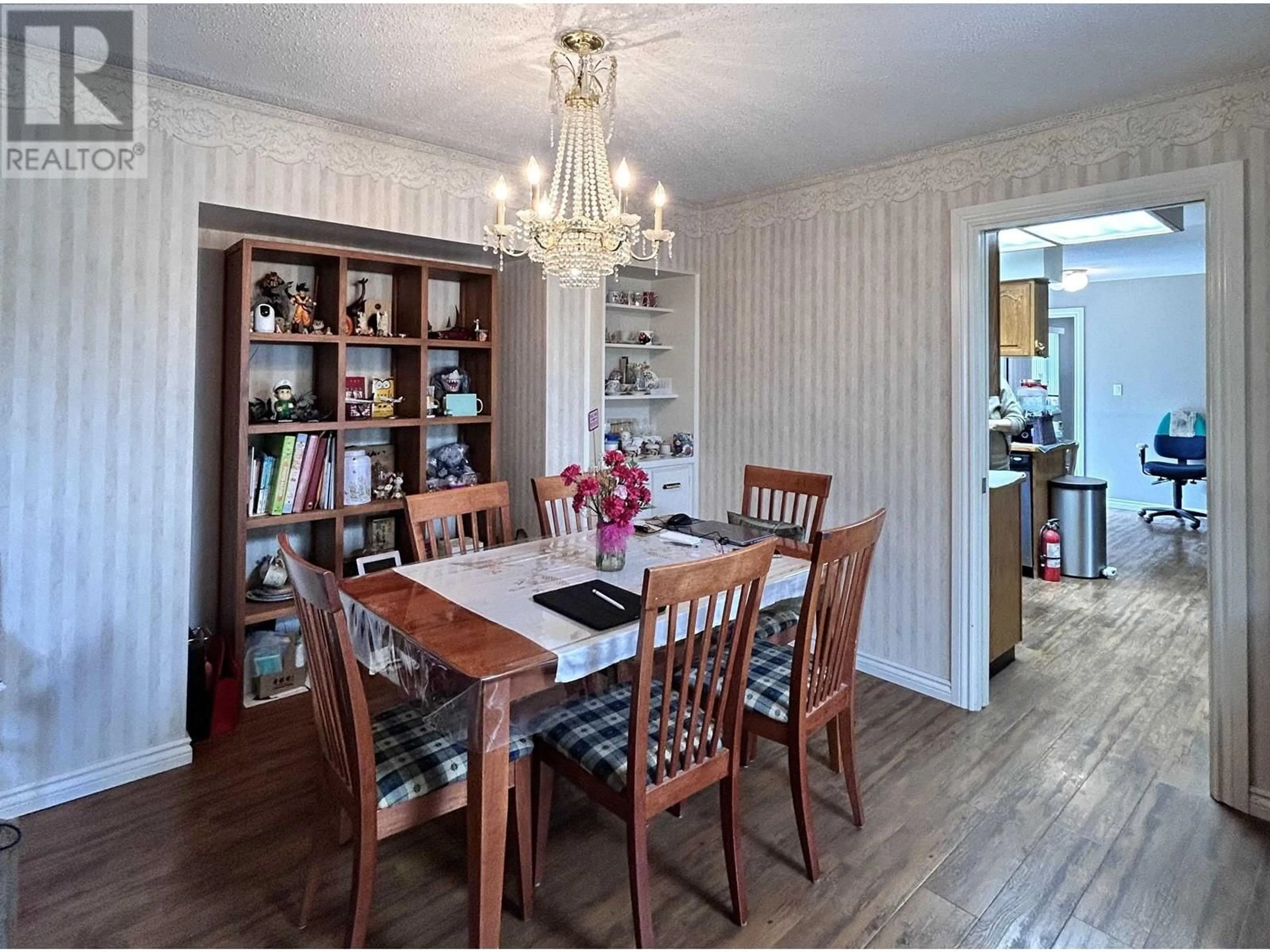 Dining room, wood/laminate floor for 8160 ROSEBANK CRESCENT, Richmond British Columbia V7A2K6