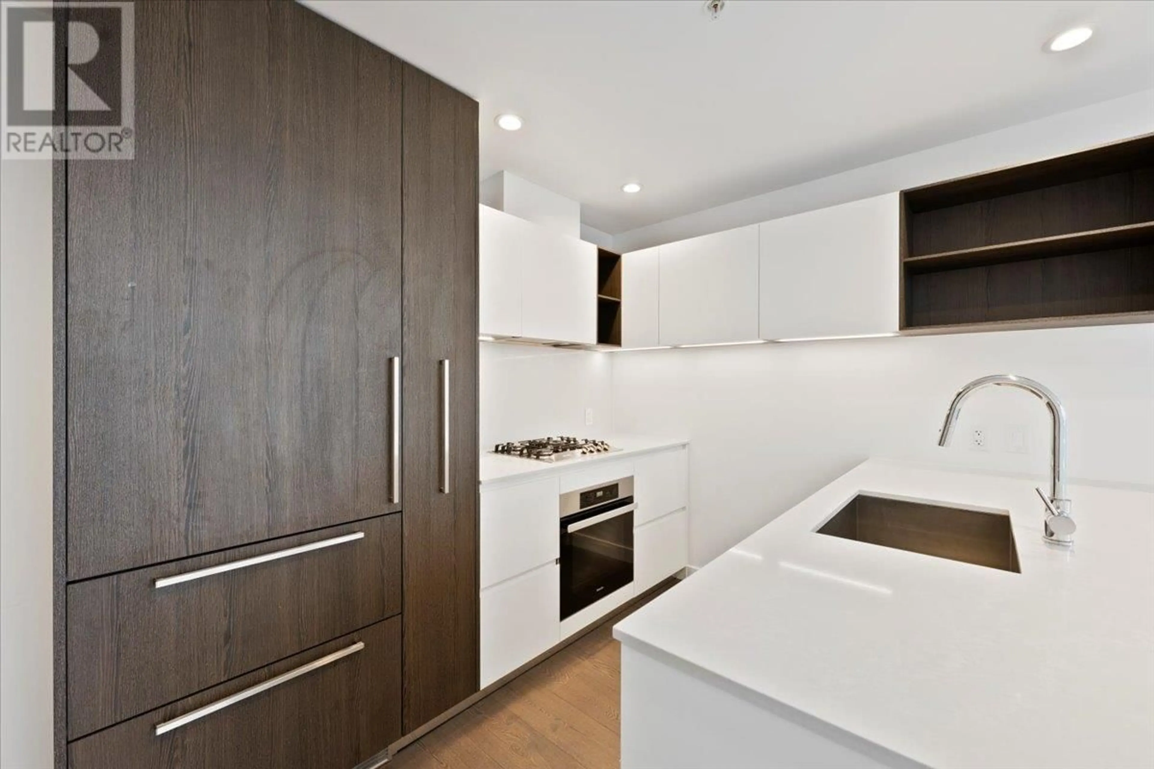 Standard kitchen, unknown for 3302 - 6000 MCKAY AVENUE, Burnaby British Columbia V5H0K2