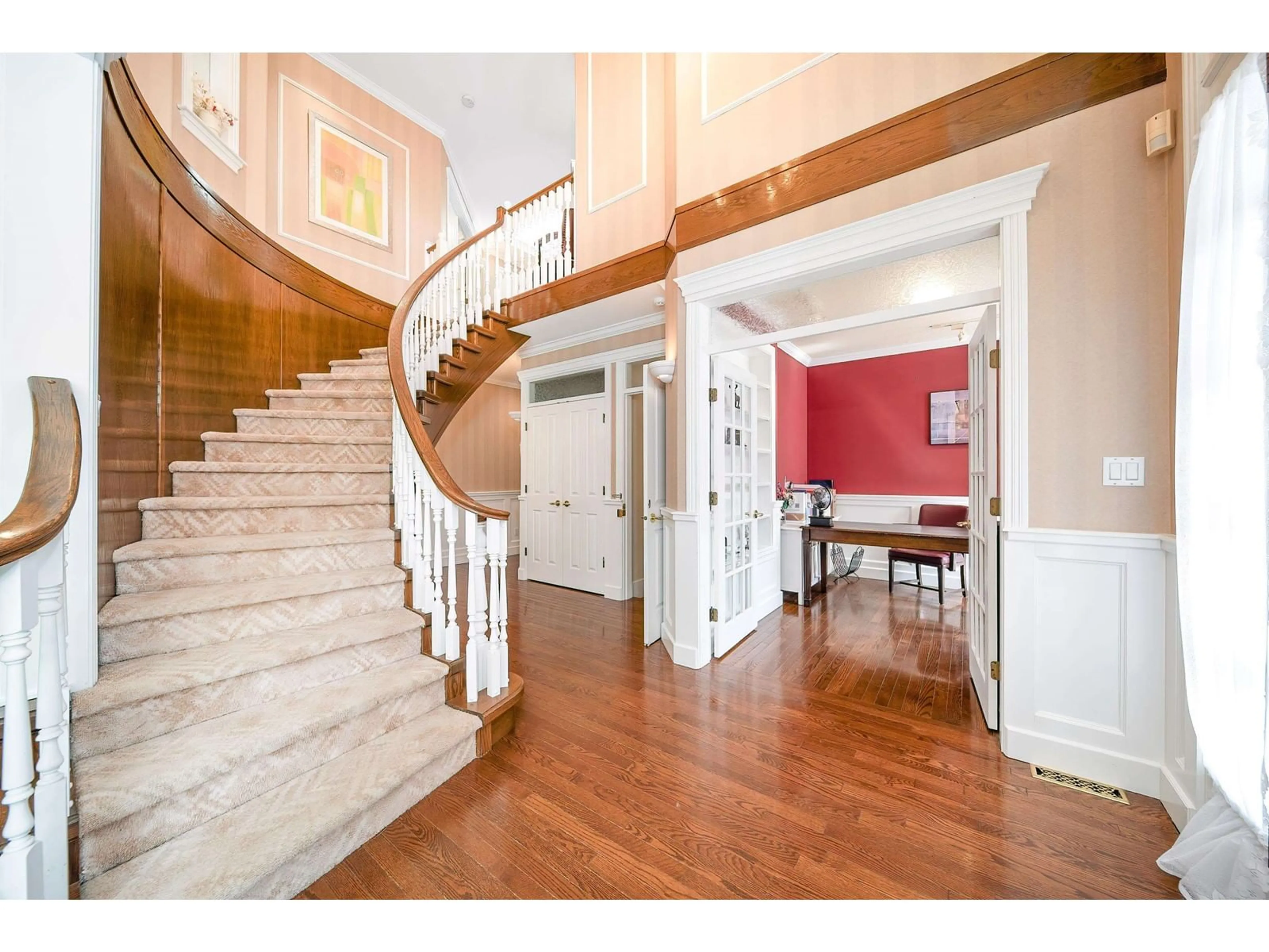 Indoor foyer for 3389 CANTERBURY, Surrey British Columbia V3Z0G8