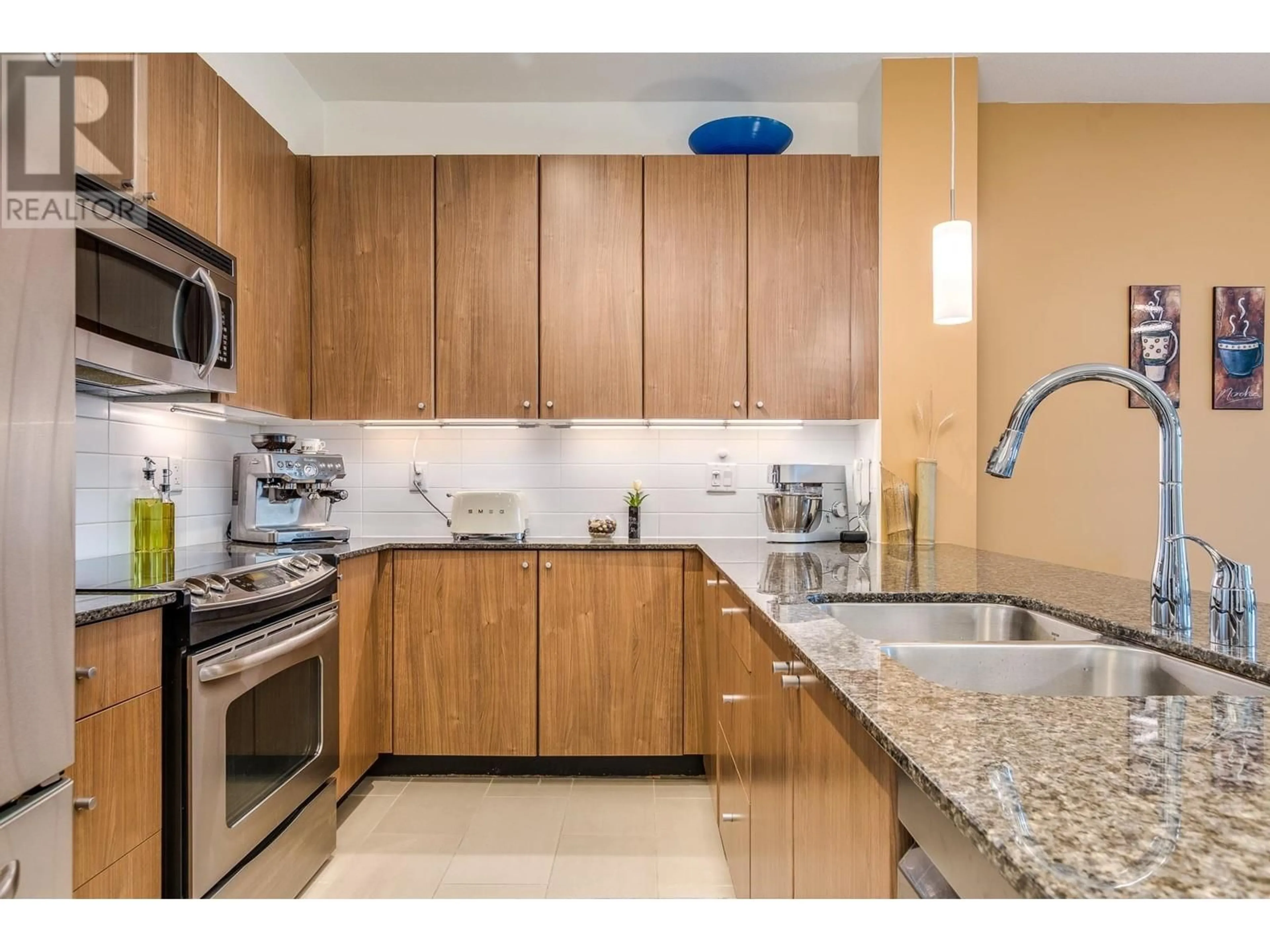 Standard kitchen, ceramic/tile floor for 305 - 245 ROSS DRIVE, New Westminster British Columbia V3L0C6