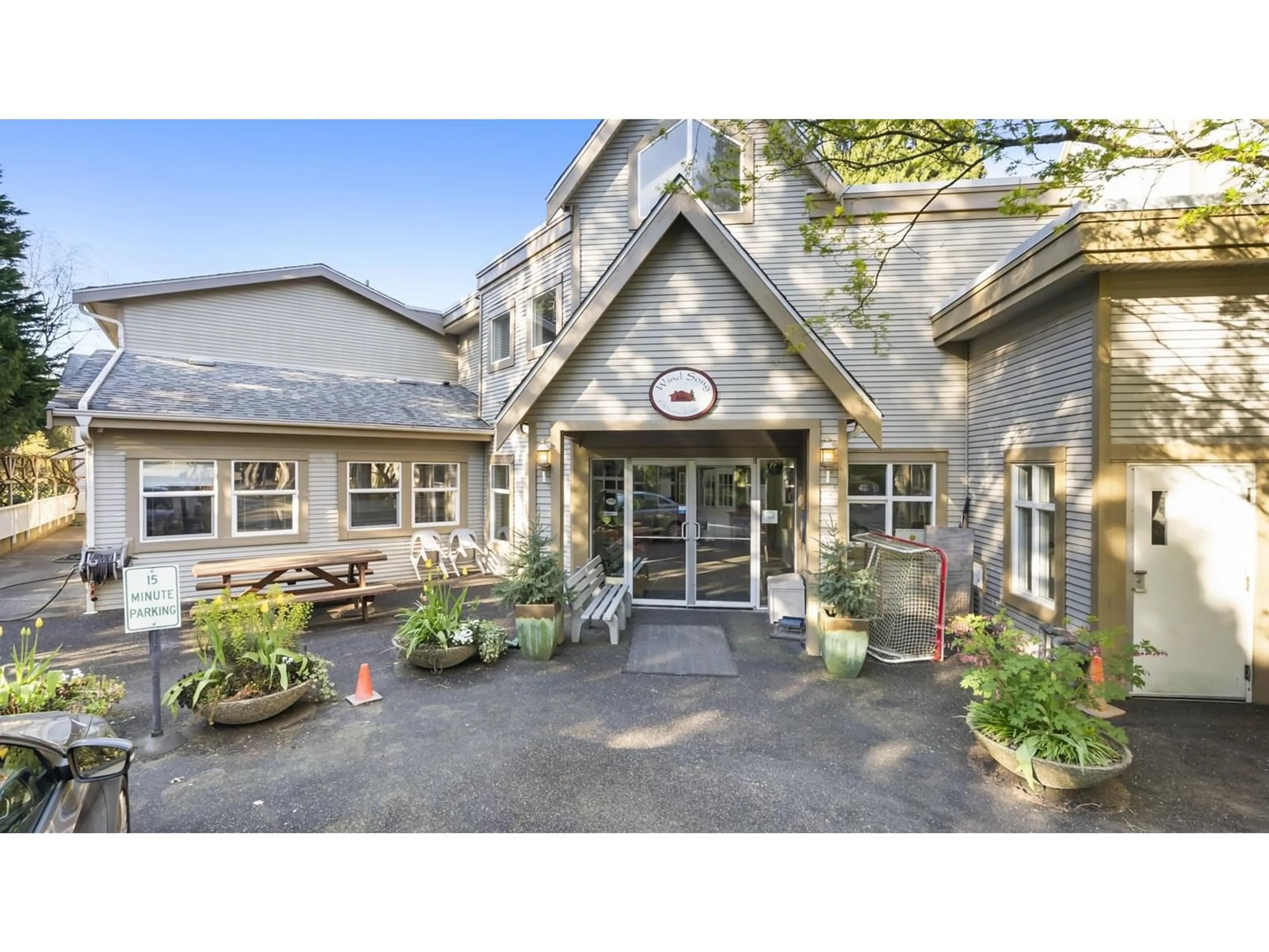 Unknown for 2 - 20543 96, Langley British Columbia V1M3W3