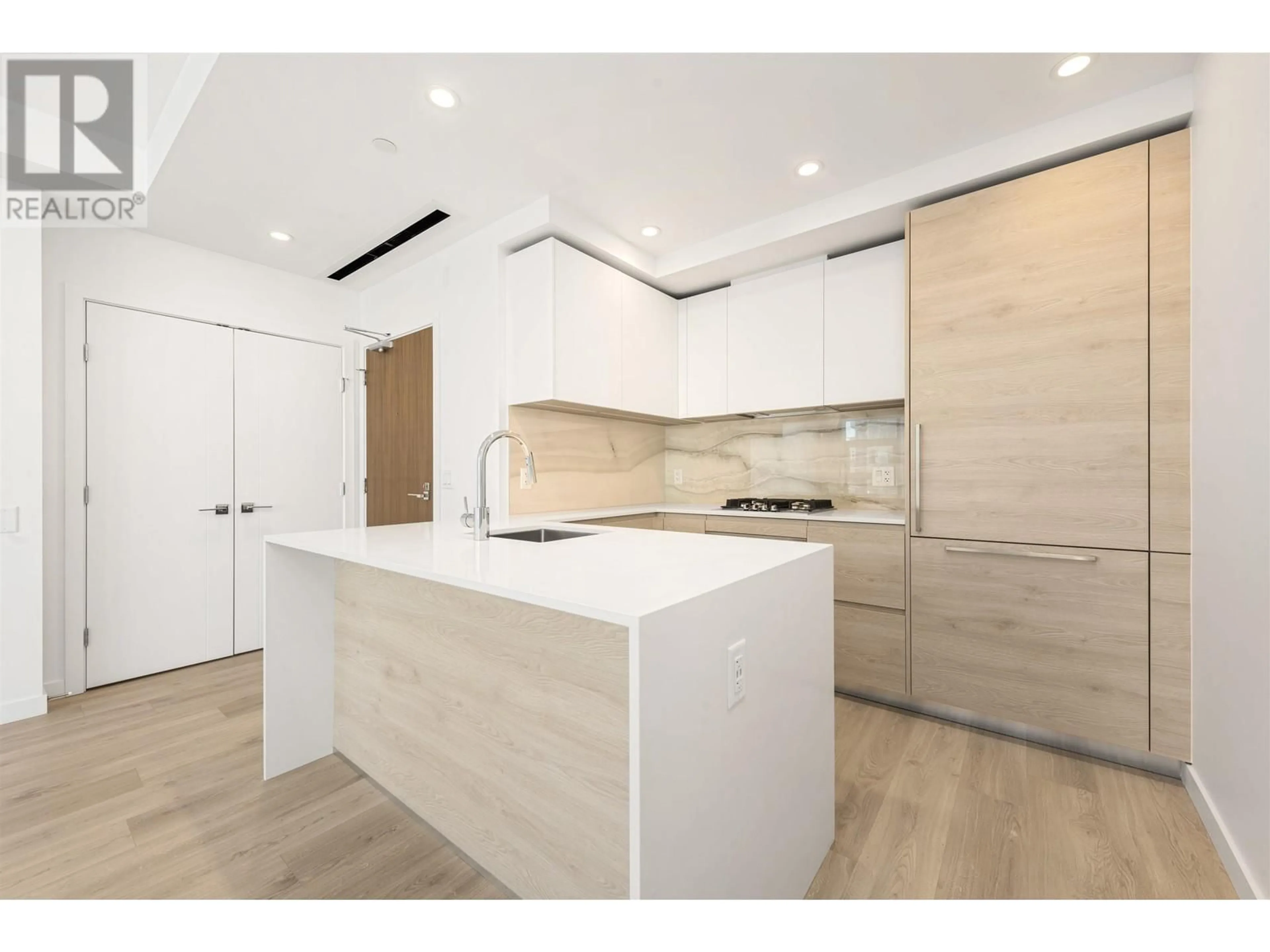 Open concept kitchen, wood/laminate floor for 1806 - 660 QUAYSIDE DRIVE, New Westminster British Columbia V3M0P1