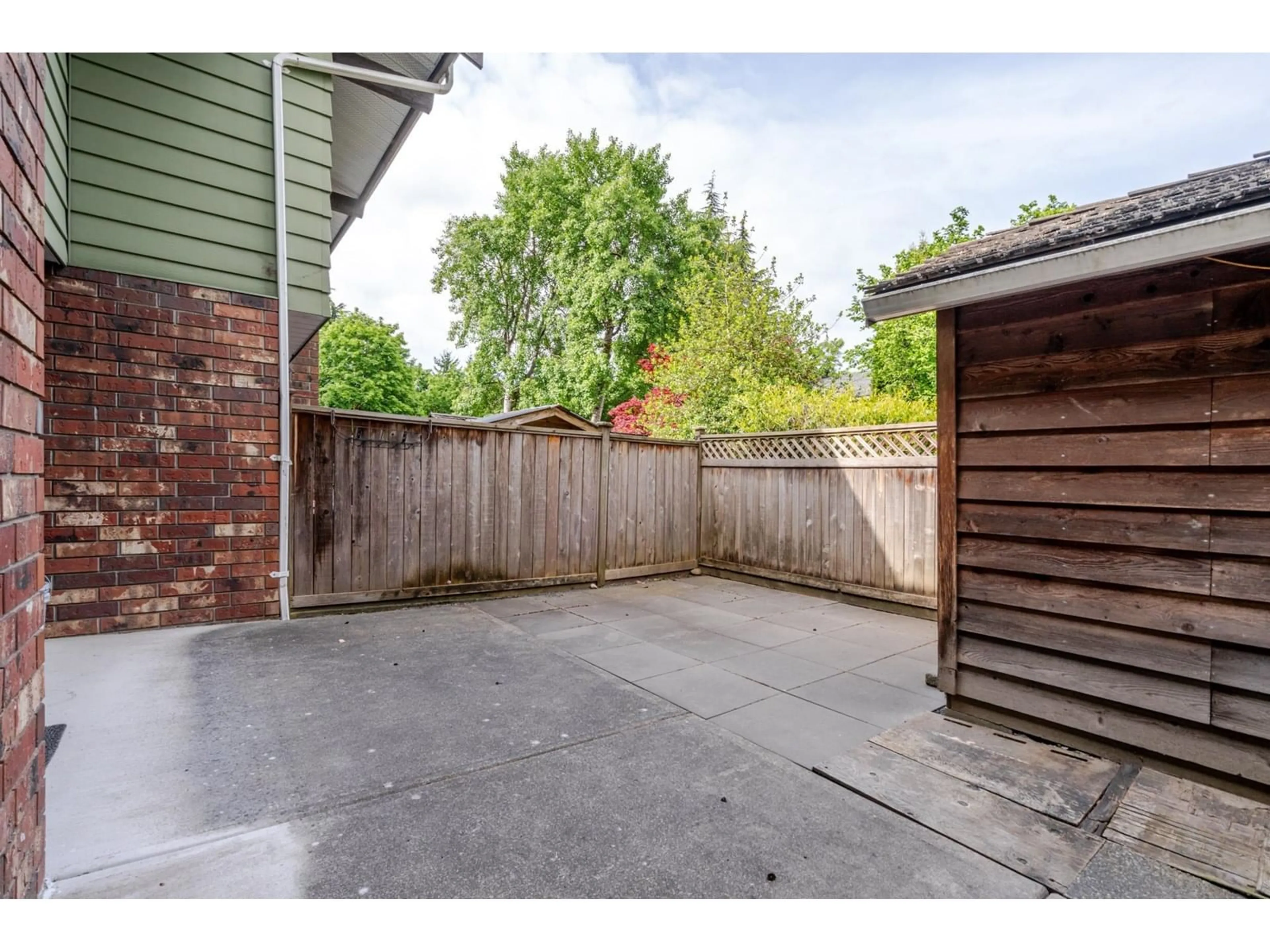 Patio, street for 259 - 7495 140, Surrey British Columbia V3W6G5