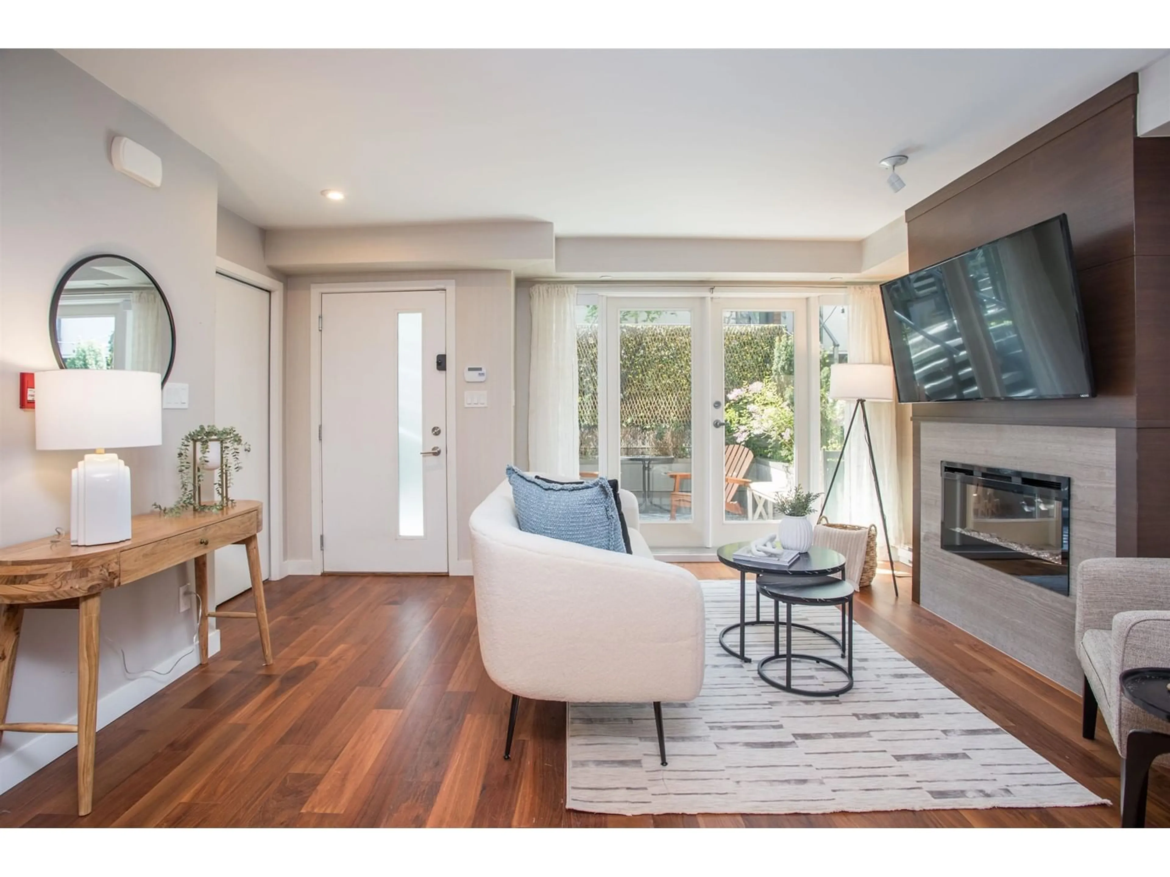Living room with furniture, unknown for 7 - 14820 BUENA VISTA, White Rock British Columbia V4B0B3
