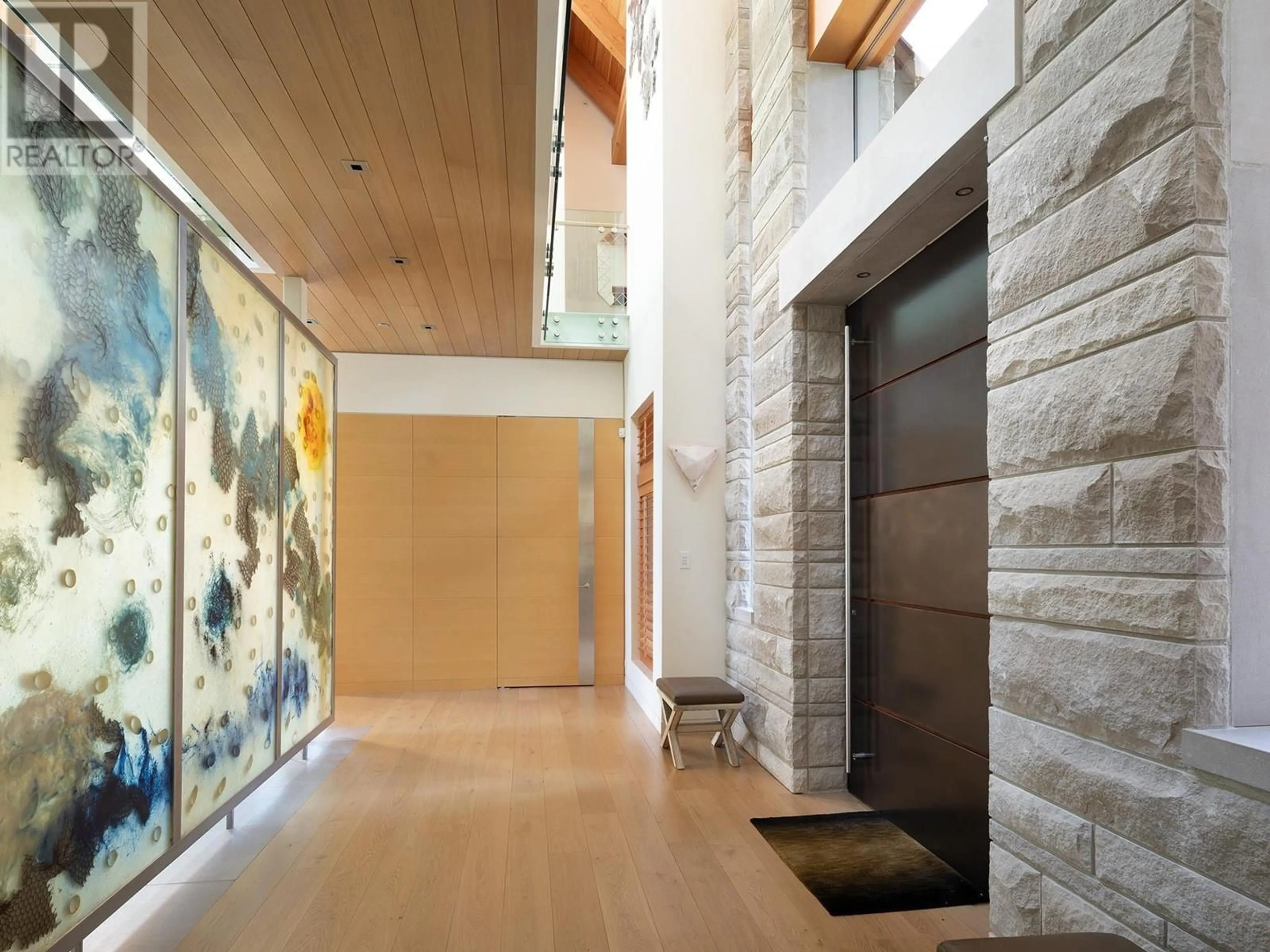 Indoor foyer for 2947 HIGH POINT DRIVE, Whistler British Columbia V8E0L6
