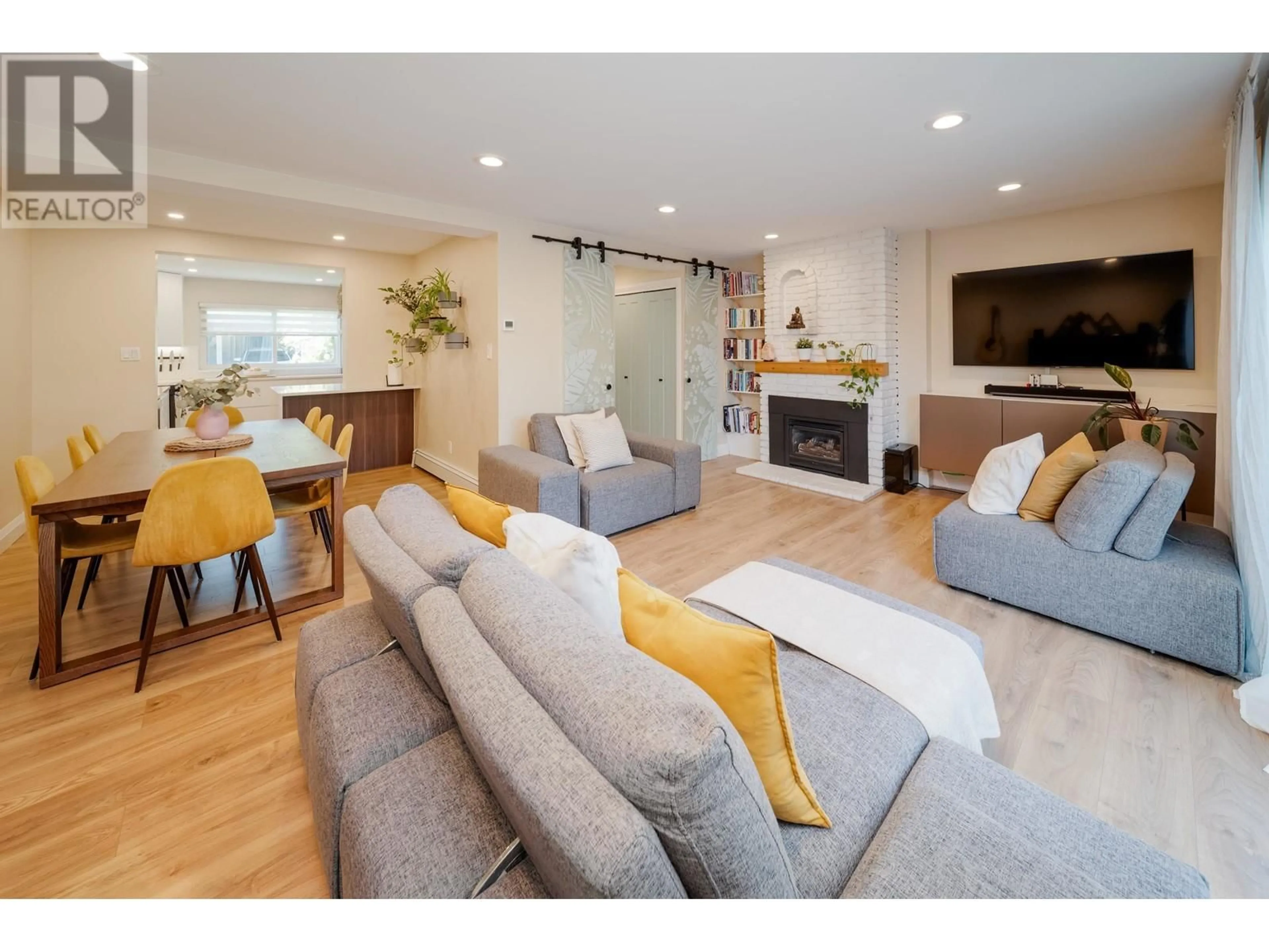 Living room with furniture, unknown for 34 - 11551 KINGFISHER DRIVE, Richmond British Columbia V7E3N5