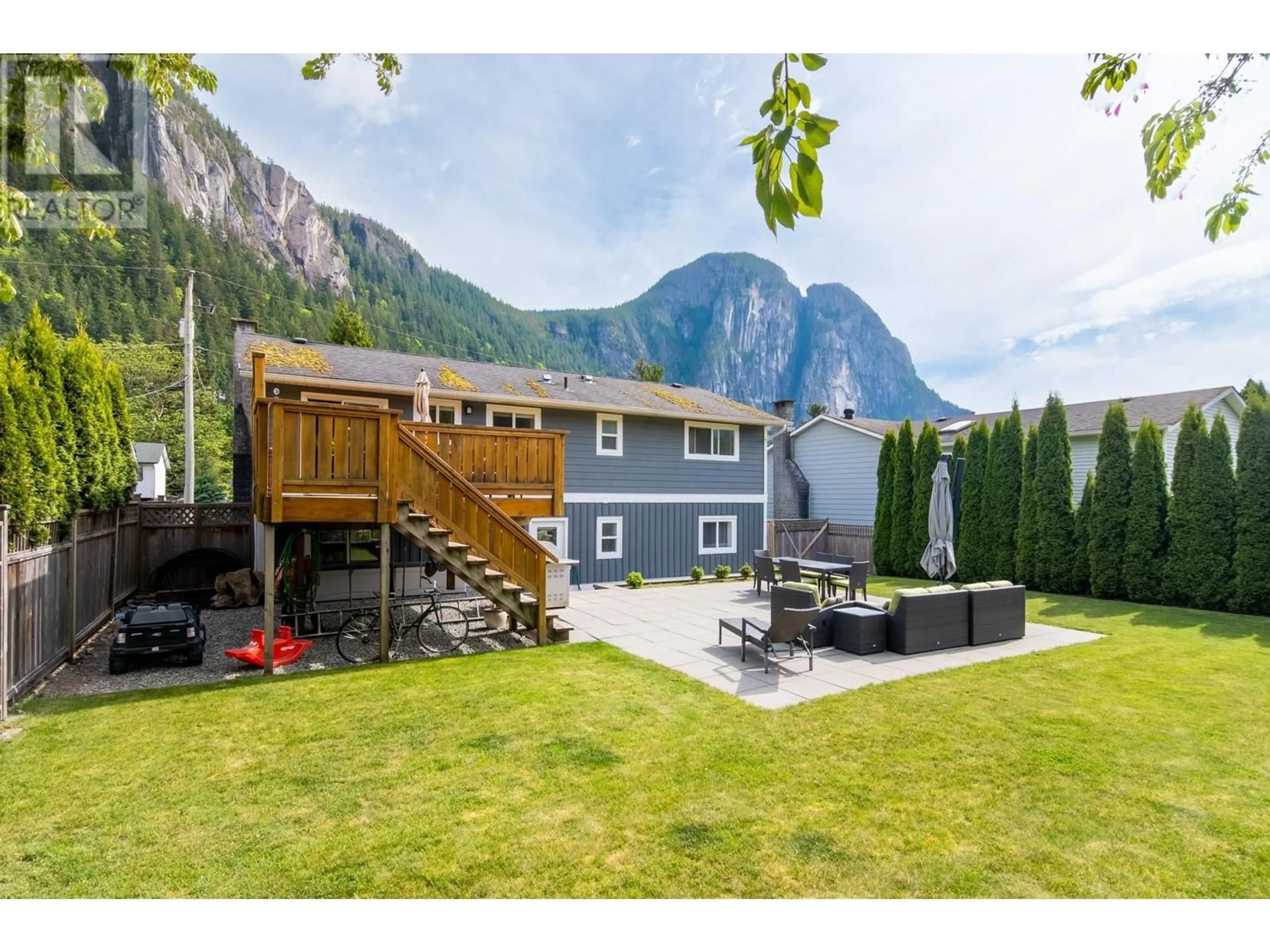 Unknown for 38305 FIR STREET, Squamish British Columbia V8B0W9