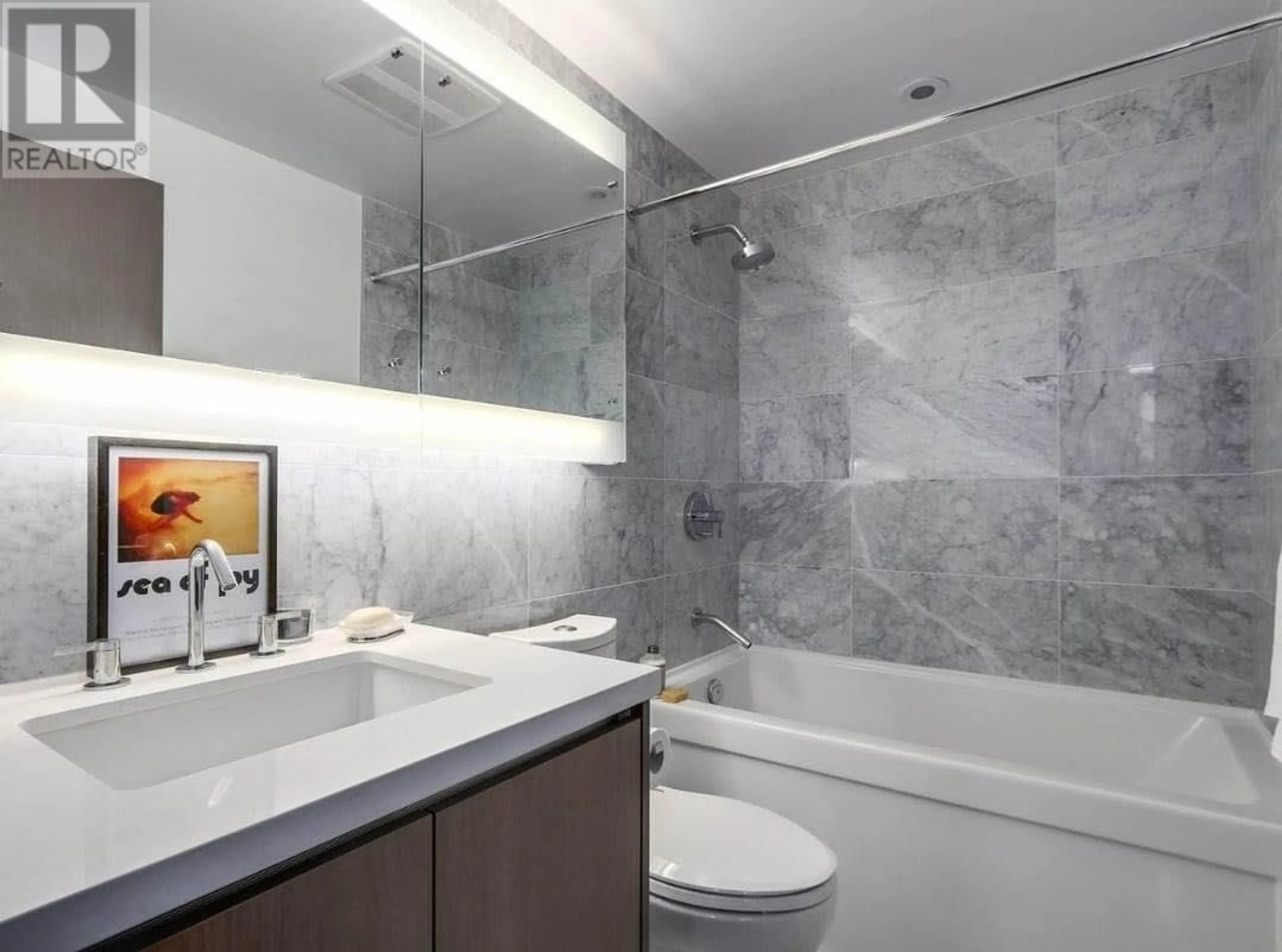 Standard bathroom, ceramic/tile floor for 1083 - 87 NELSON STREET, Vancouver British Columbia V6Z0E8