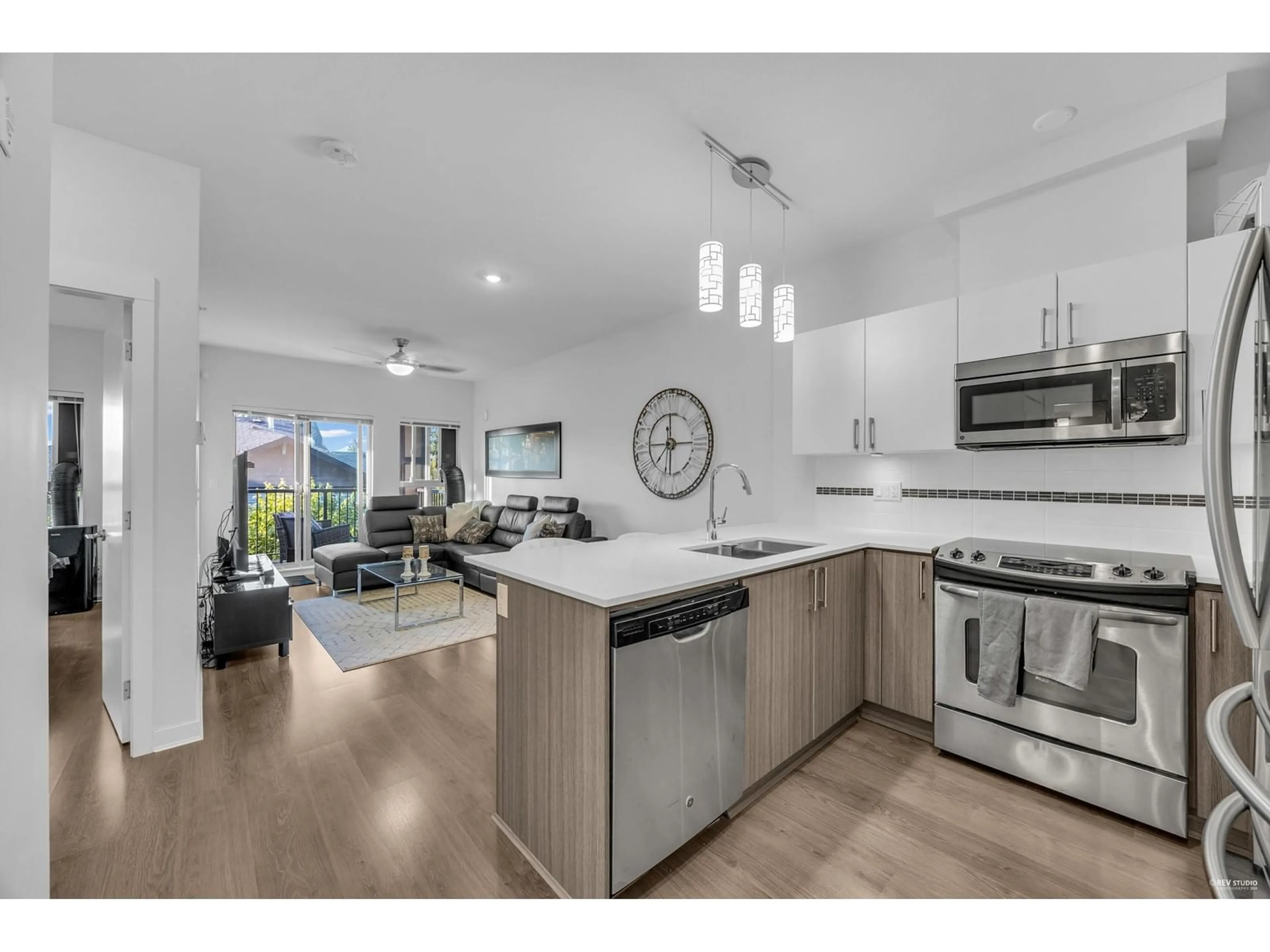 Open concept kitchen, unknown for 405 - 8733 160, Surrey British Columbia V4N6P9