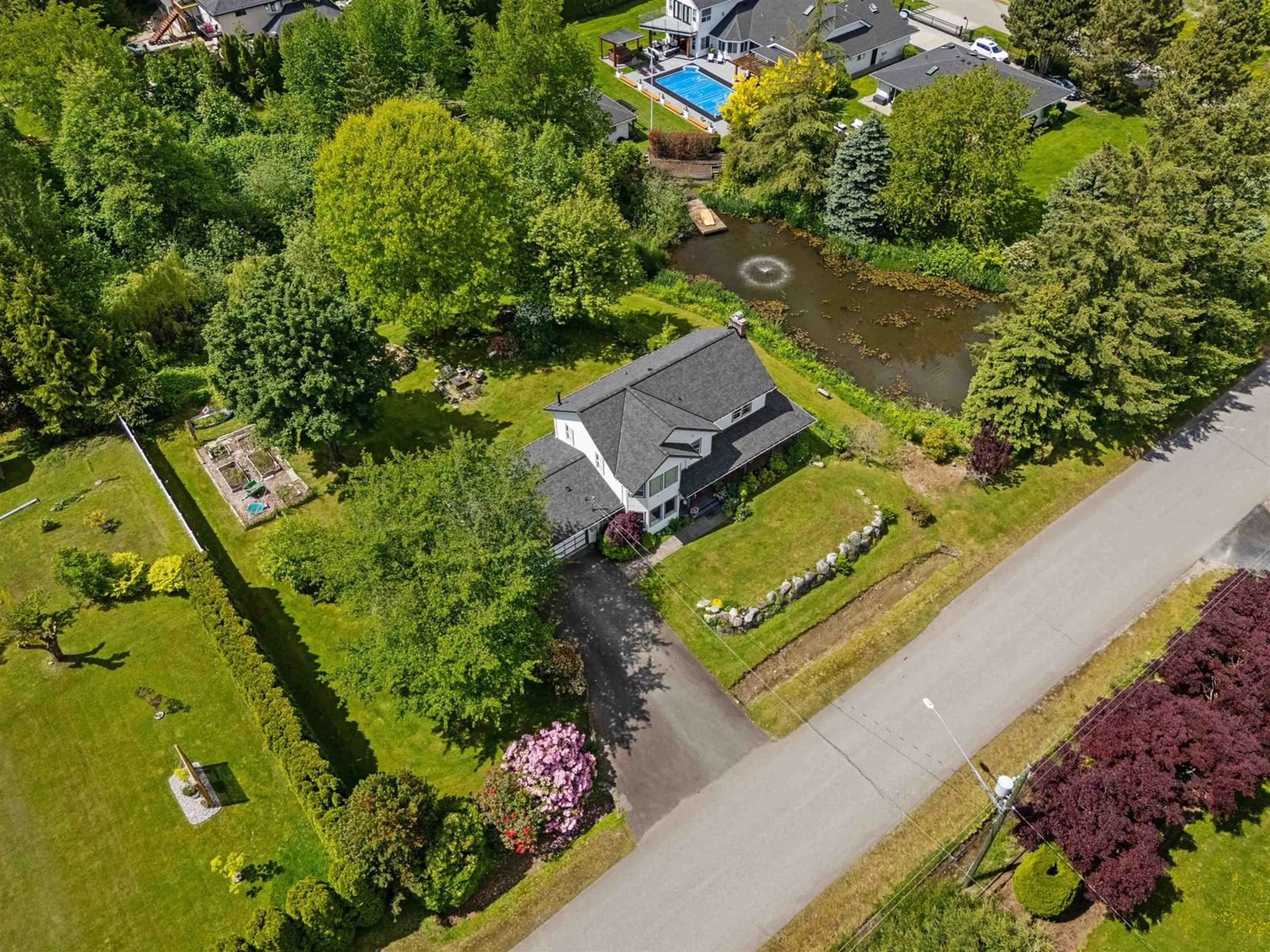 A pic from outside/outdoor area/front of a property/back of a property/a pic from drone, unknown for 8687 GOUNDREY, Mission British Columbia V2V6Y5