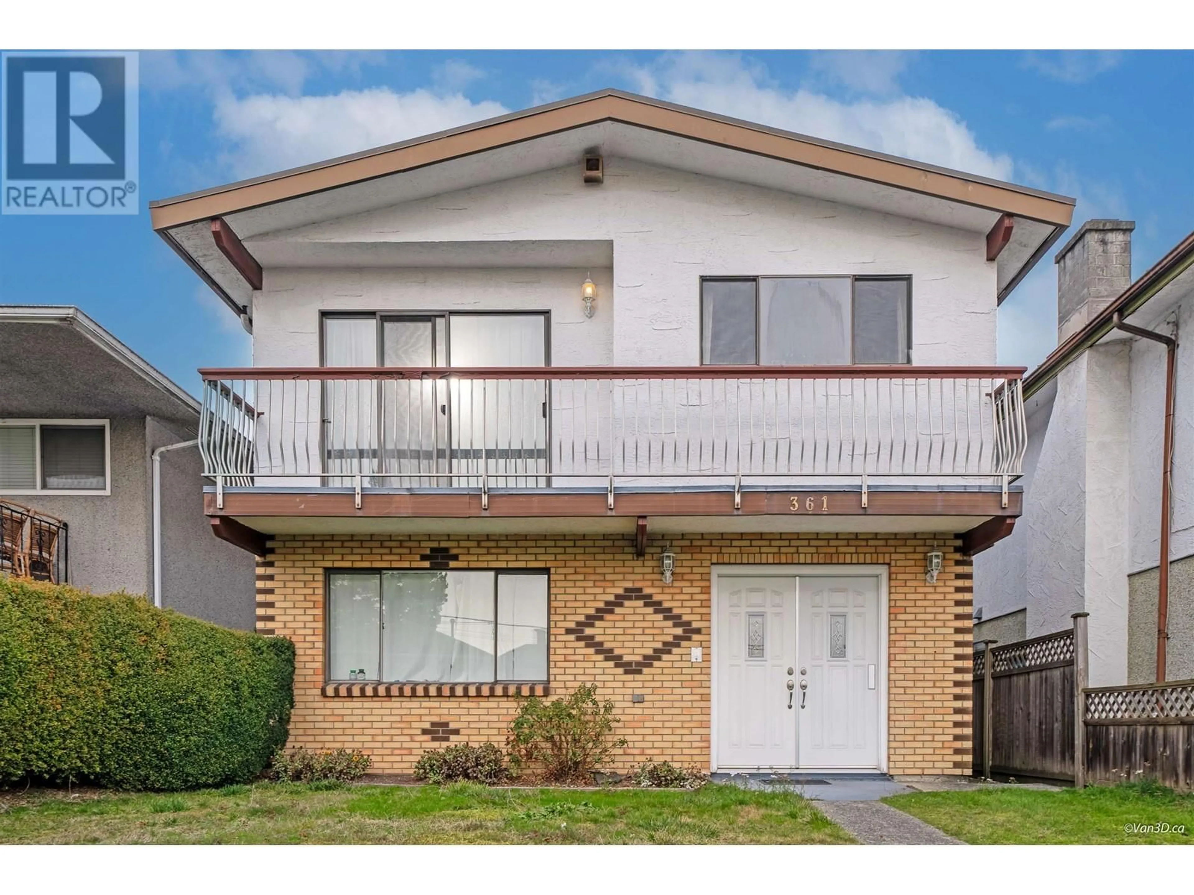 Home with vinyl exterior material, street for 361 61ST AVENUE, Vancouver British Columbia V5X2B5