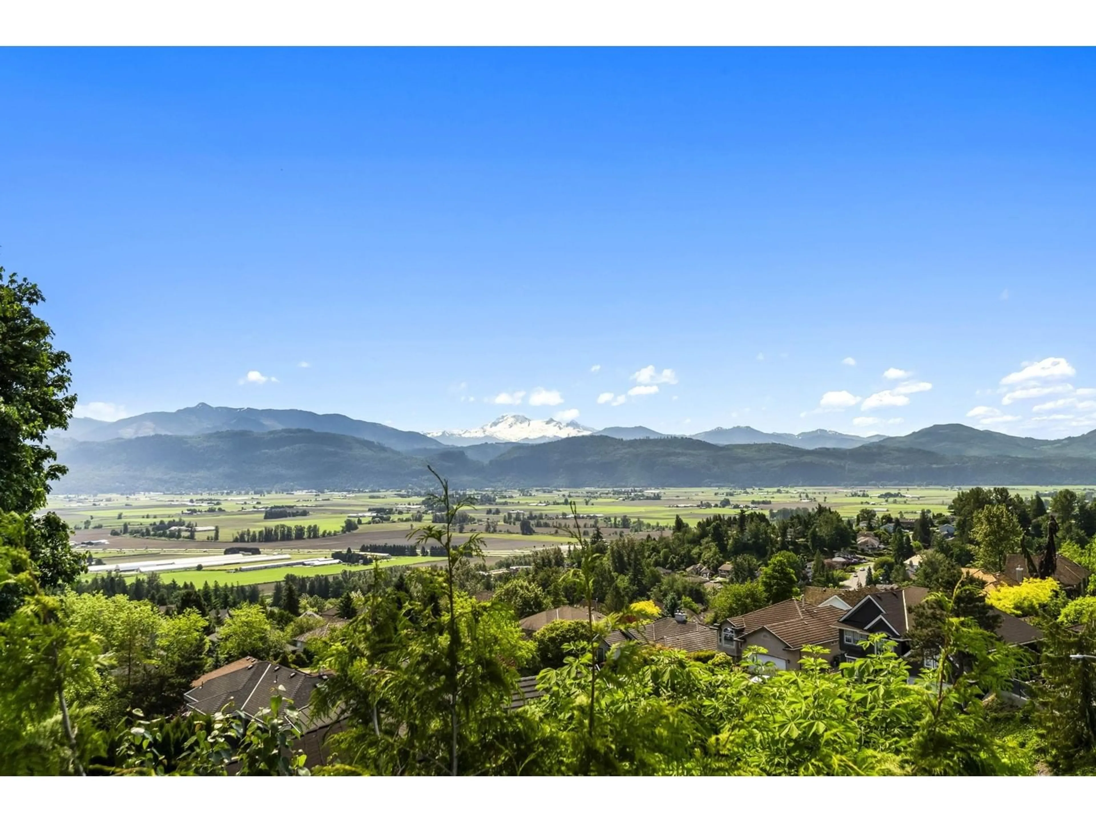 A pic from outside/outdoor area/front of a property/back of a property/a pic from drone, mountain view for 35819 REGAL, Abbotsford British Columbia V3G2W2