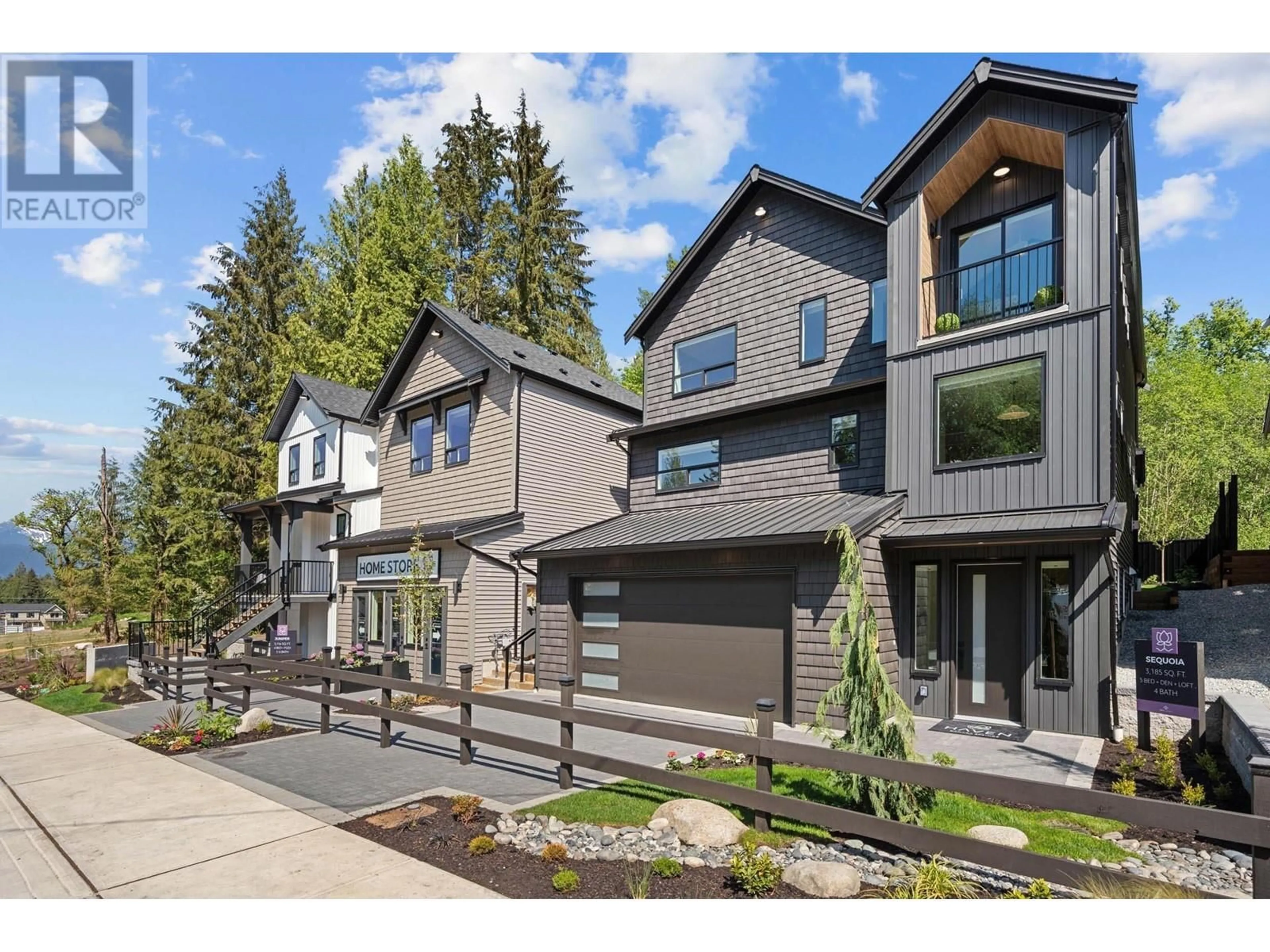 Home with vinyl exterior material, street for 11008 250A STREET, Maple Ridge British Columbia V2W1Z6