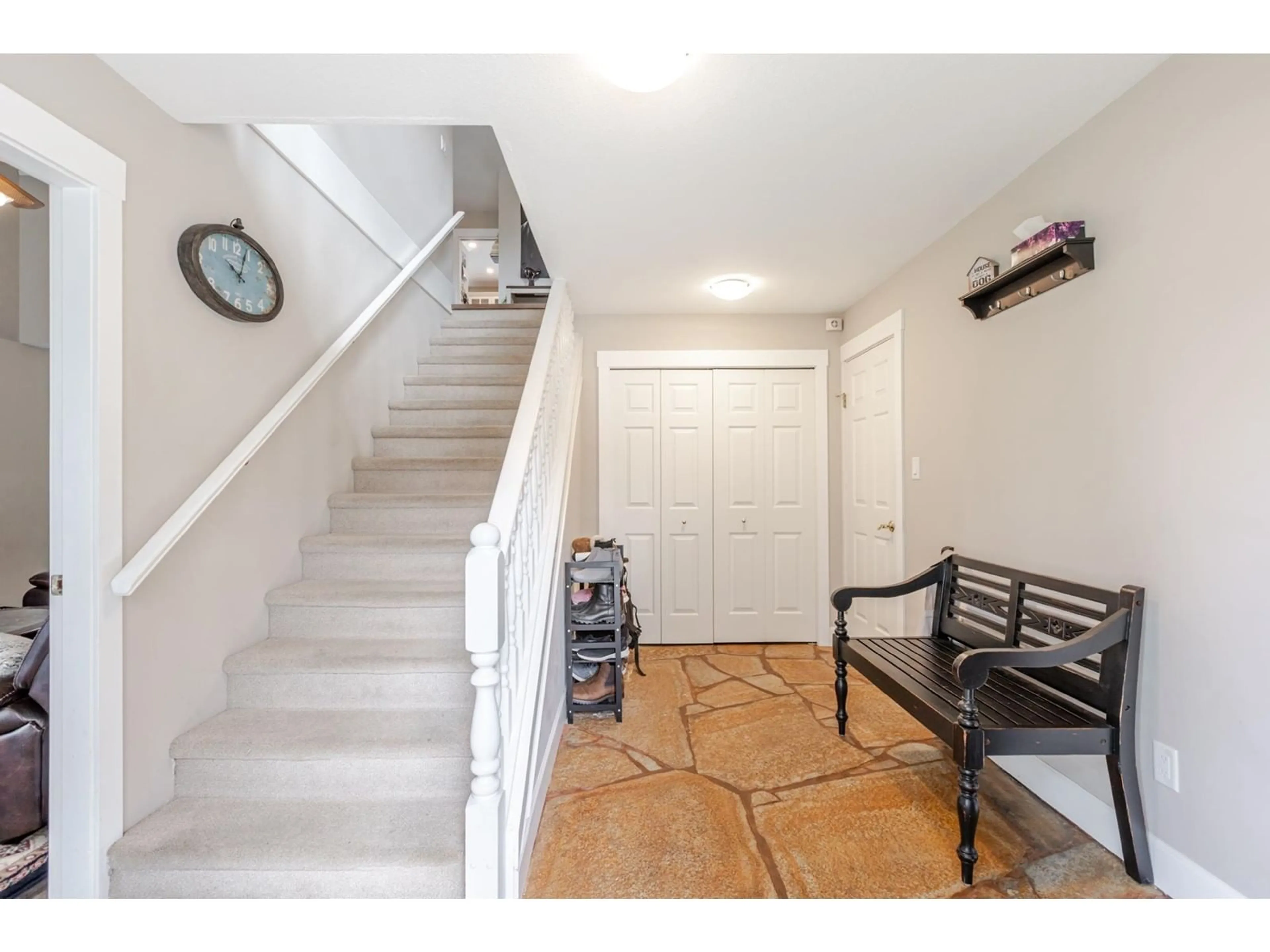 Indoor entryway for 3376 197, Langley British Columbia V3A7X3