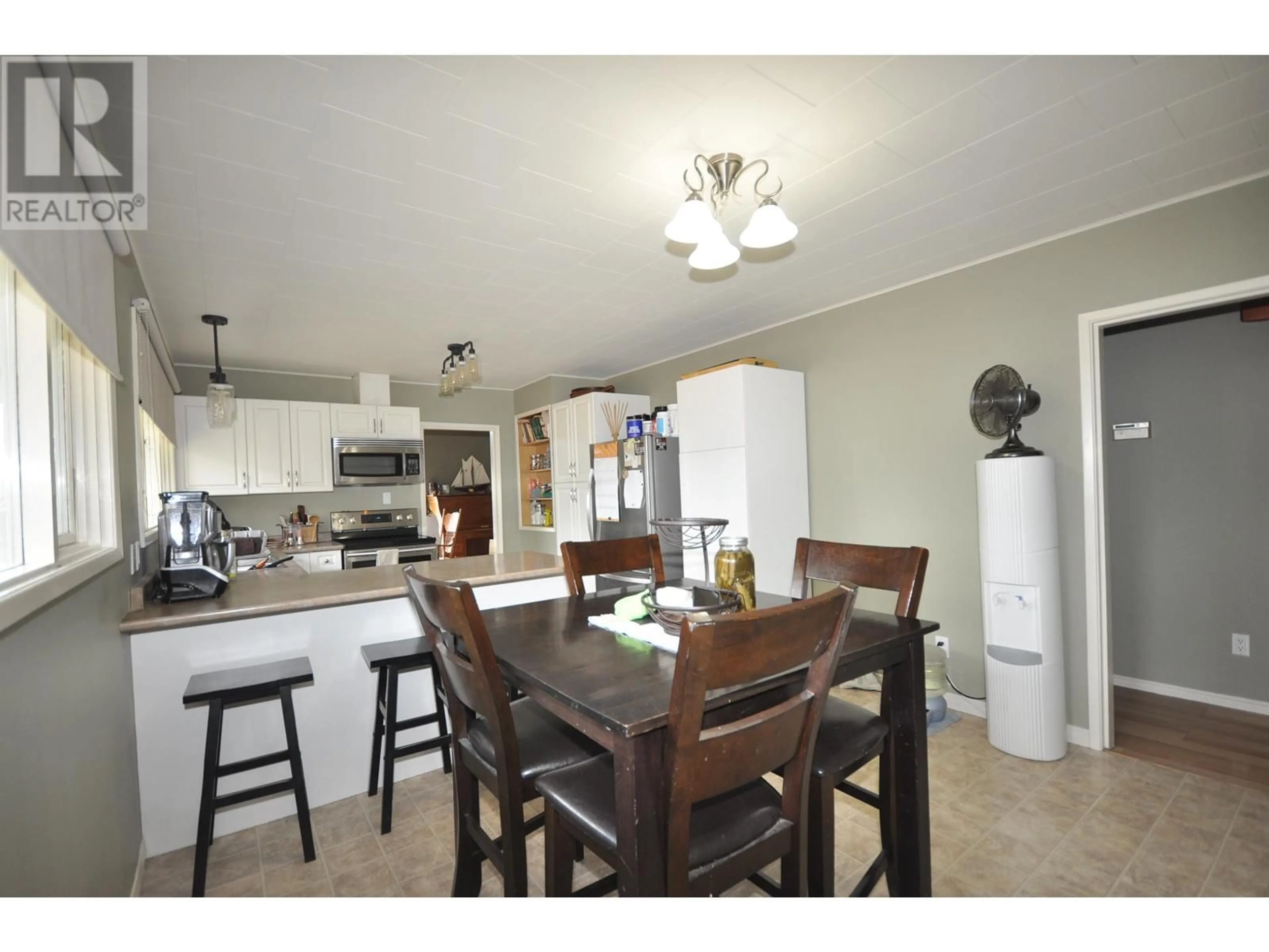 Open concept kitchen, unknown for 648 9TH AVENUE, Williams Lake British Columbia V2G2K6