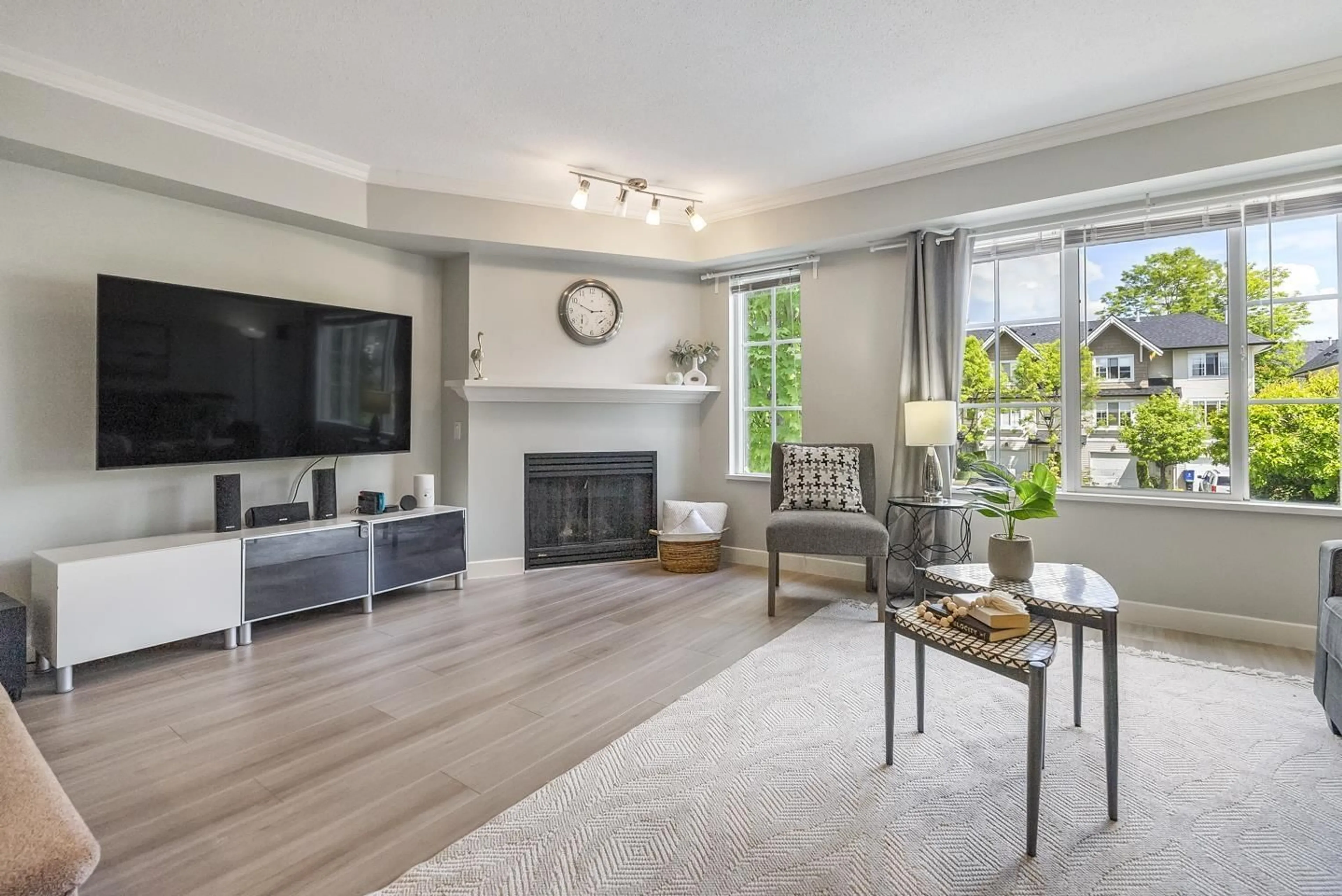 Living room with furniture, unknown for 83 - 20540 66, Langley British Columbia V2Y2Y7