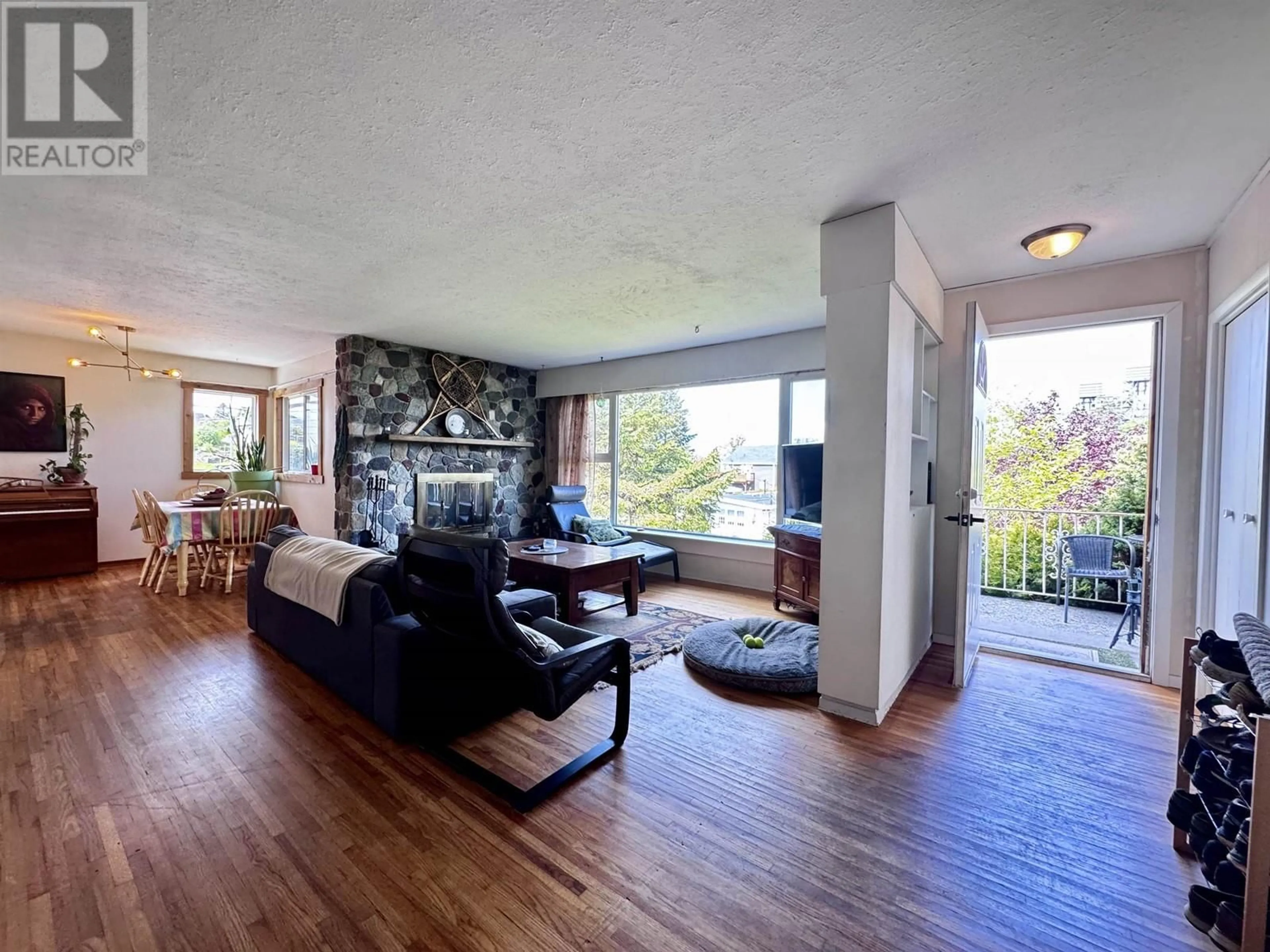 Living room with furniture, wood/laminate floor for 1519 ATLIN AVENUE, Prince Rupert British Columbia V8J1E4