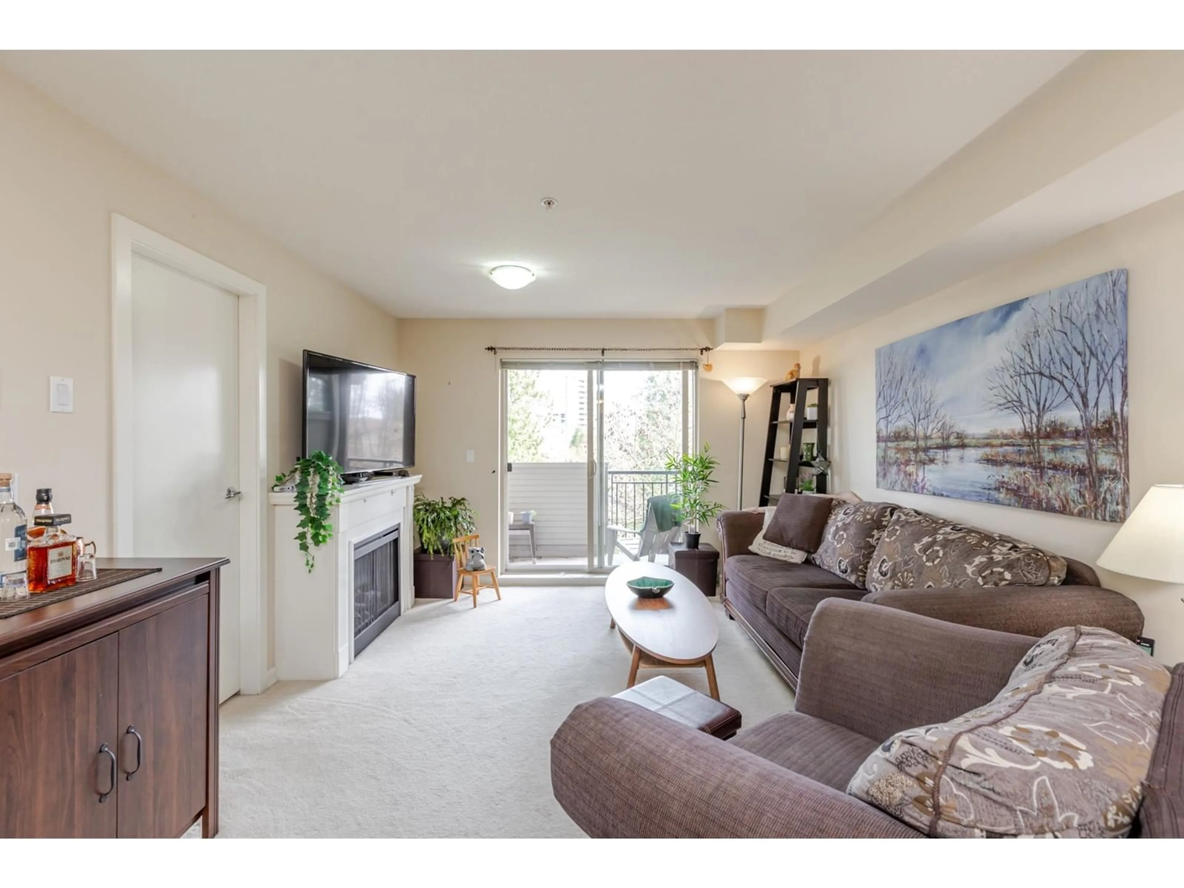 Living room with furniture, unknown for 306 - 10092 148, Surrey British Columbia V3R4G7