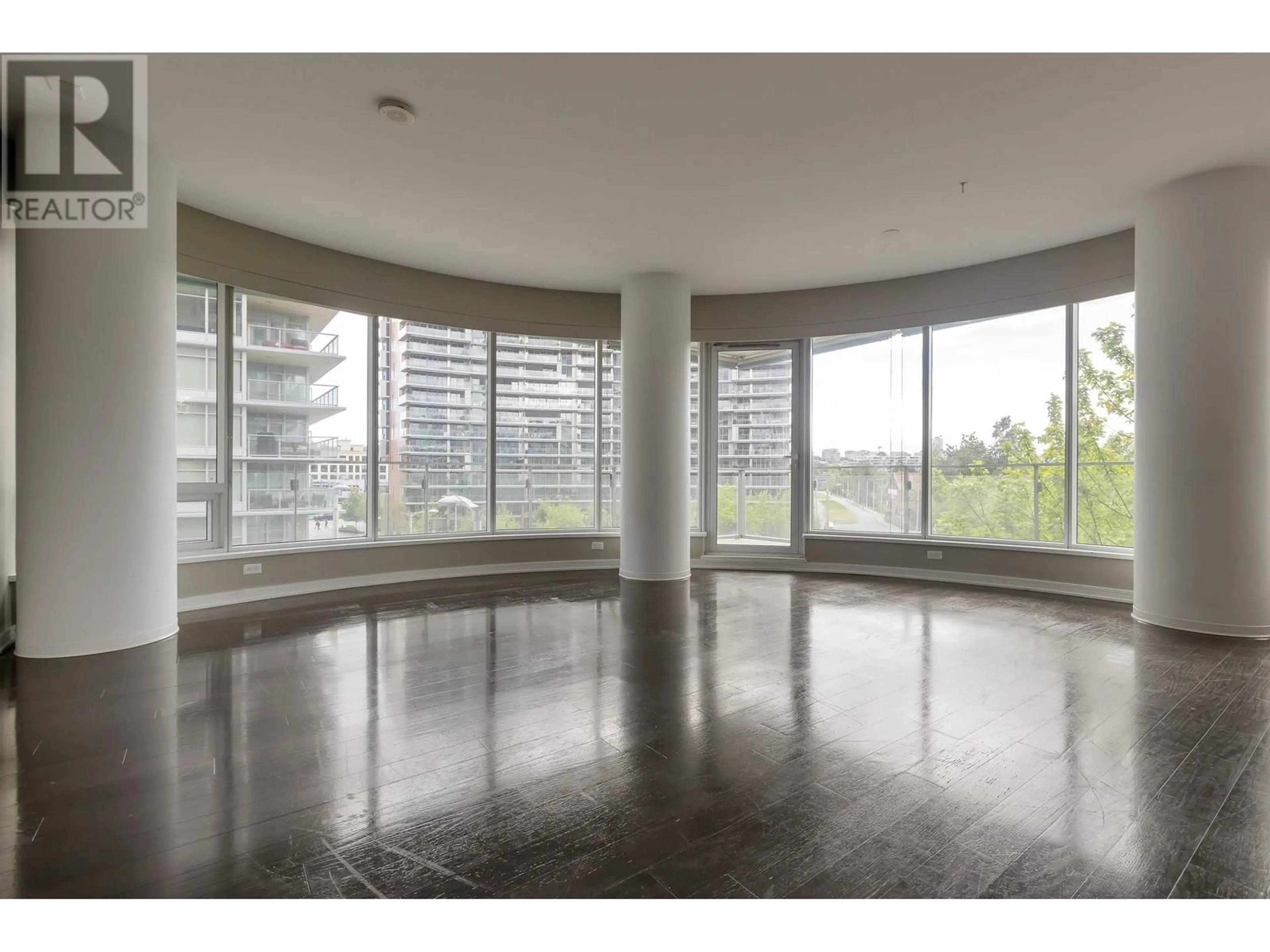 Indoor foyer for 405 - 181 1ST AVENUE, Vancouver British Columbia V5Y0E3